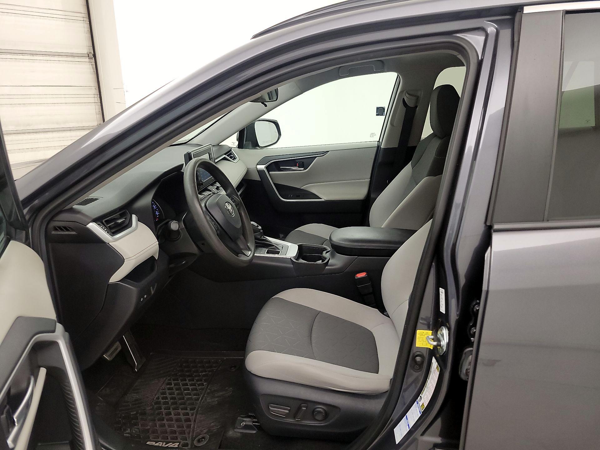 Thumbnail: 2021 Toyota RAV4 - 11