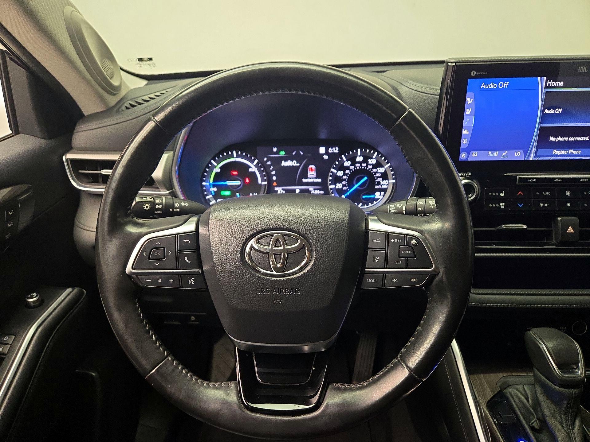 Thumbnail: 2021 Toyota Highlander - 10