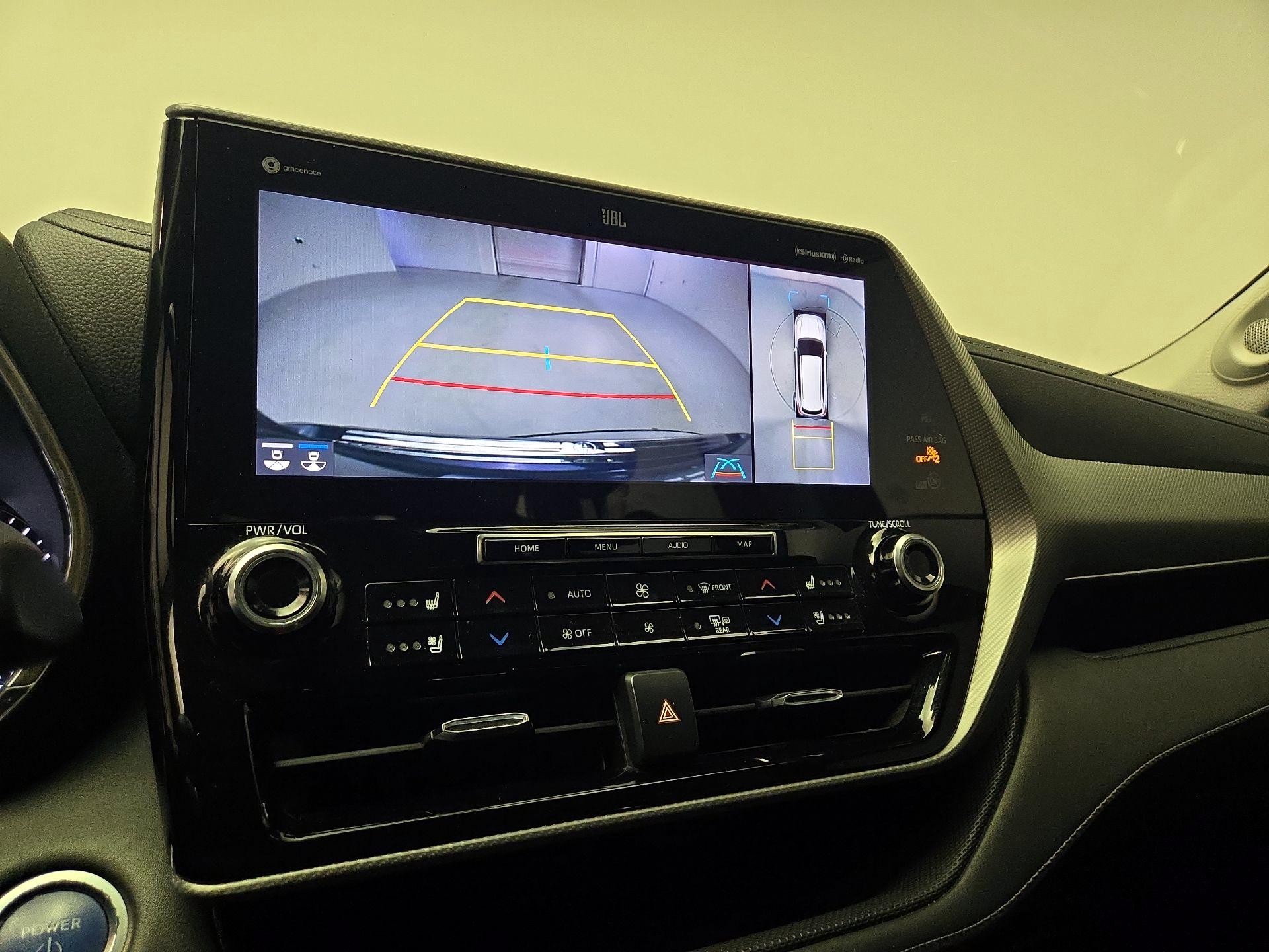 Thumbnail: 2021 Toyota Highlander - 14