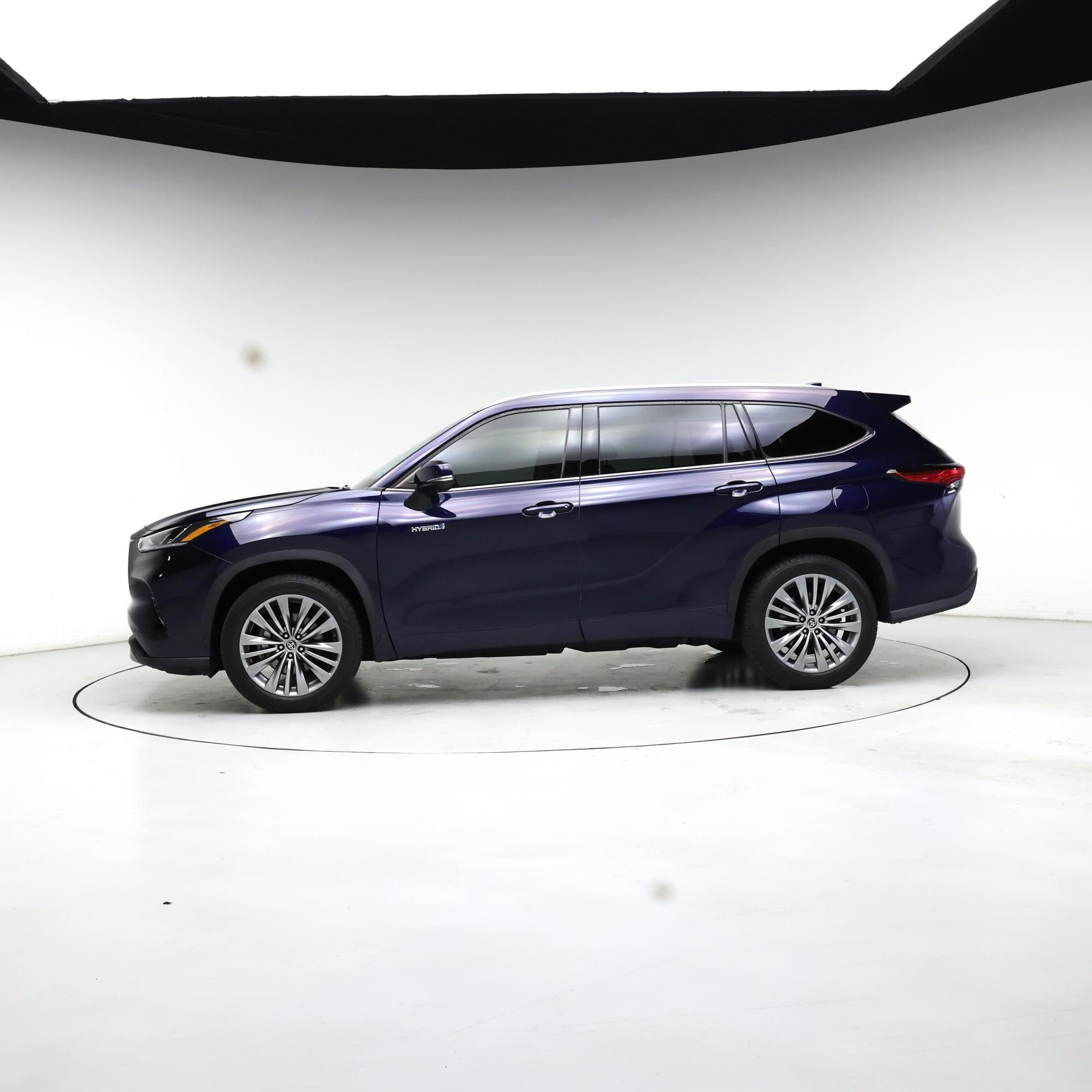 Thumbnail: 2021 Toyota Highlander - 3