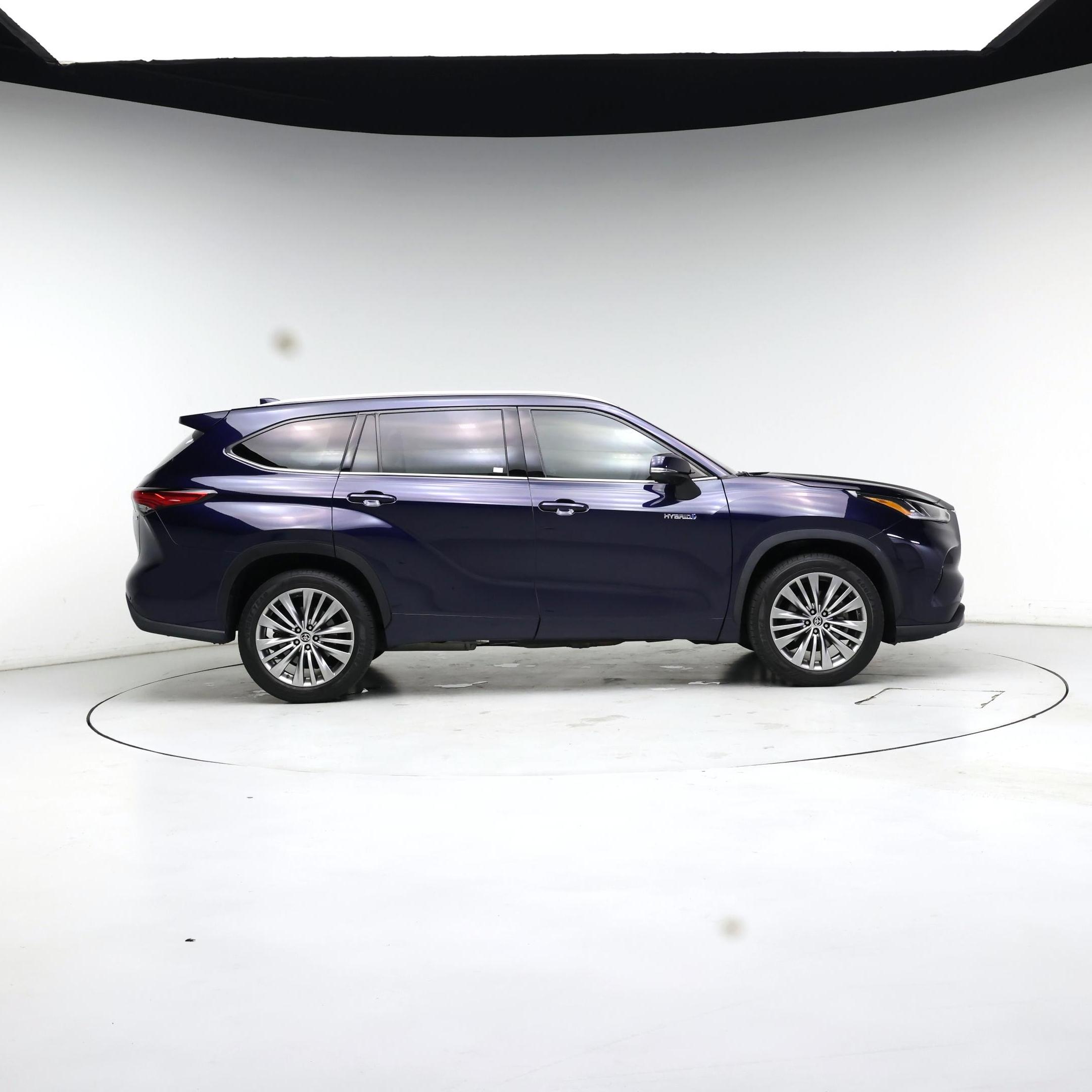 Thumbnail: 2021 Toyota Highlander - 7