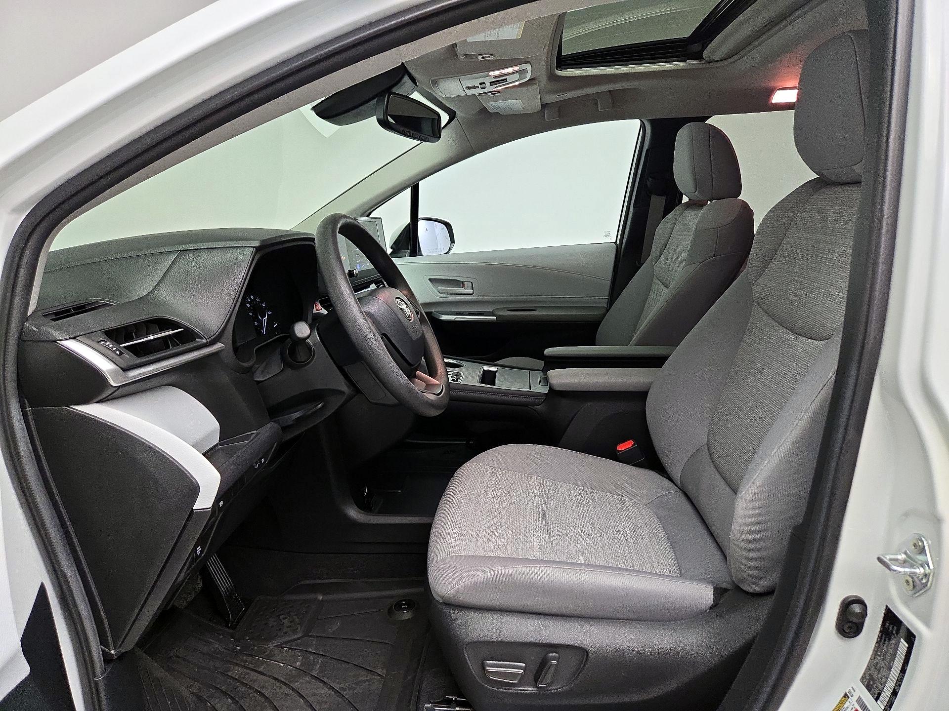 Thumbnail: 2025 Toyota Sienna - 11