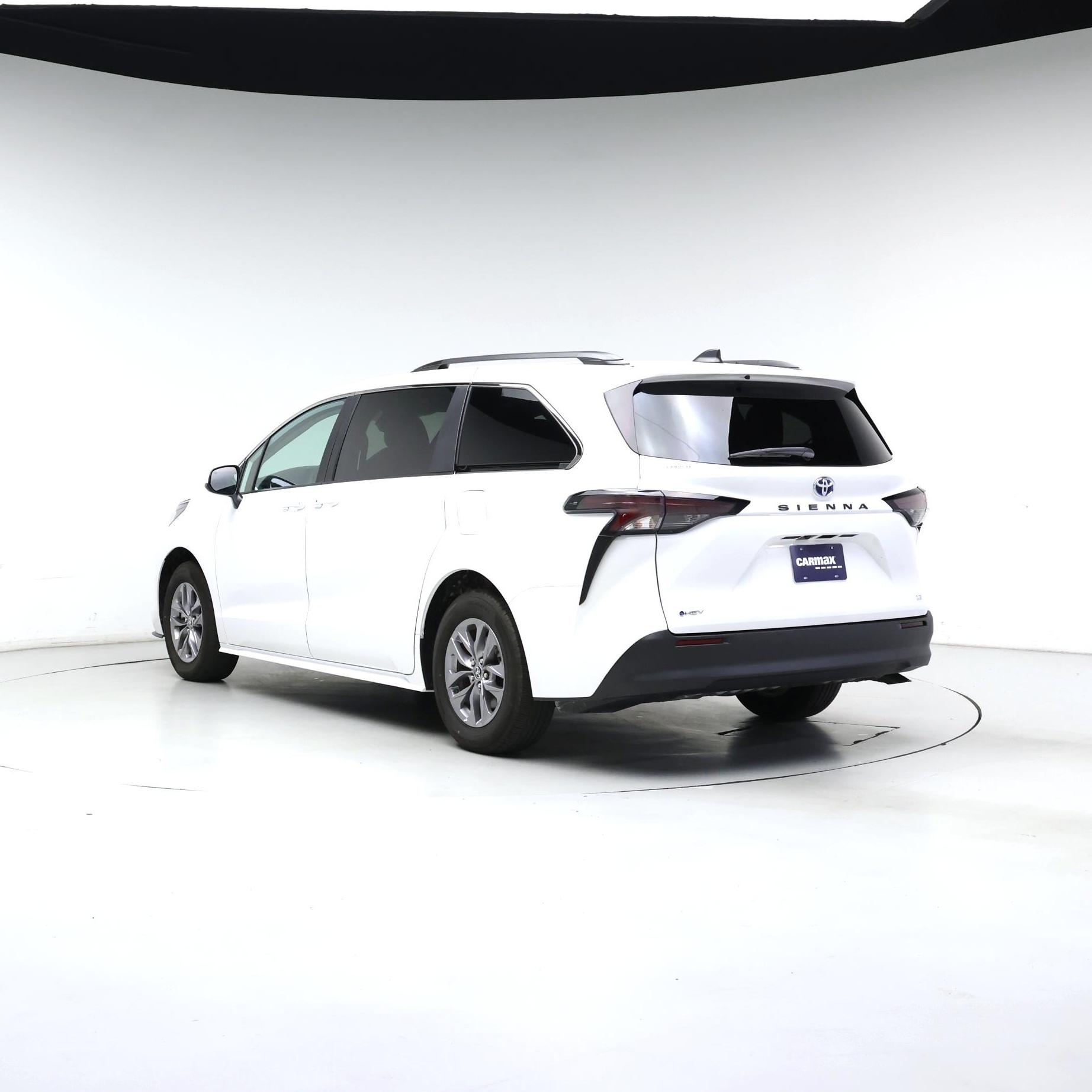 Thumbnail: 2025 Toyota Sienna - 2
