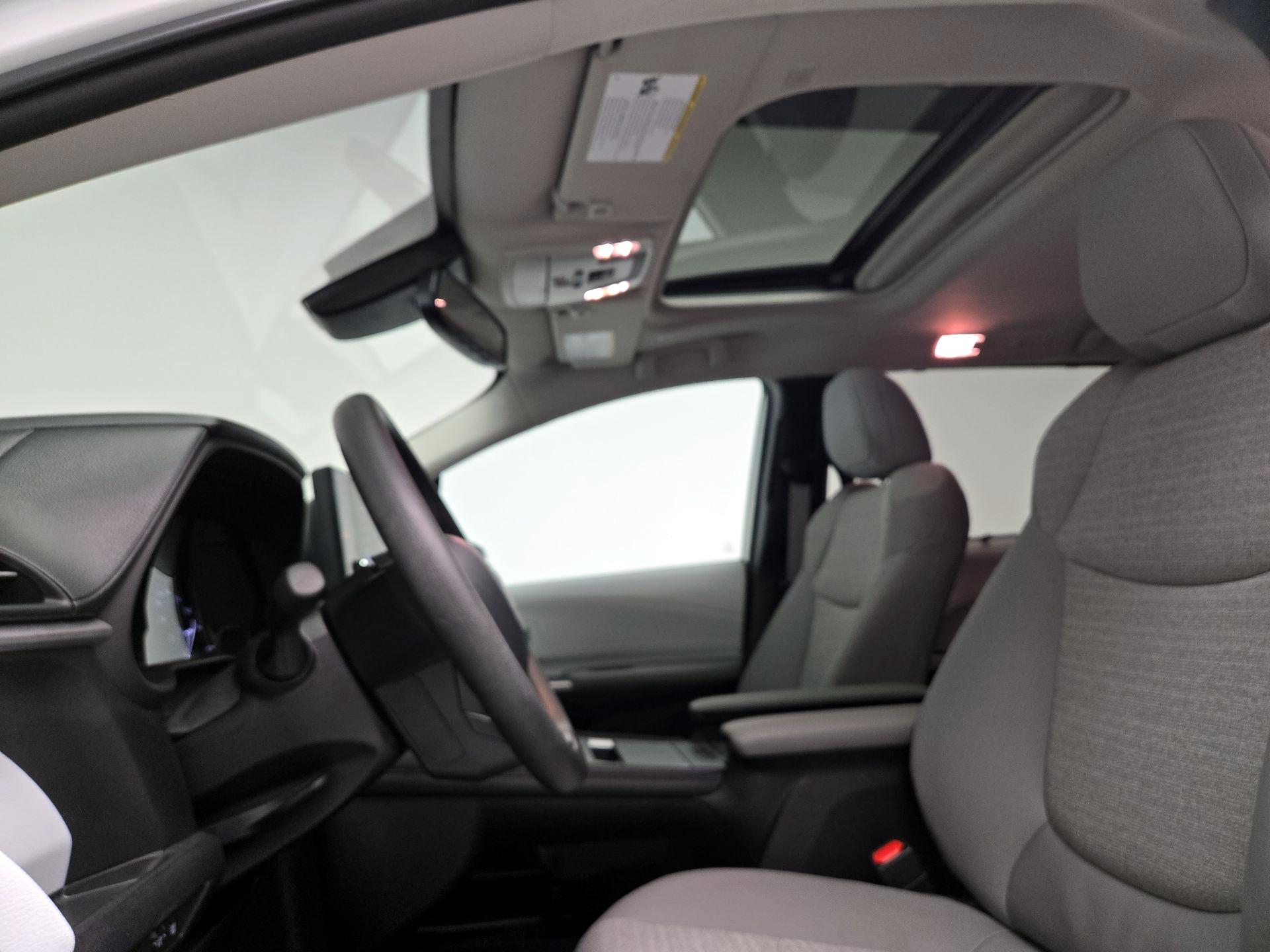 Thumbnail: 2025 Toyota Sienna - 19