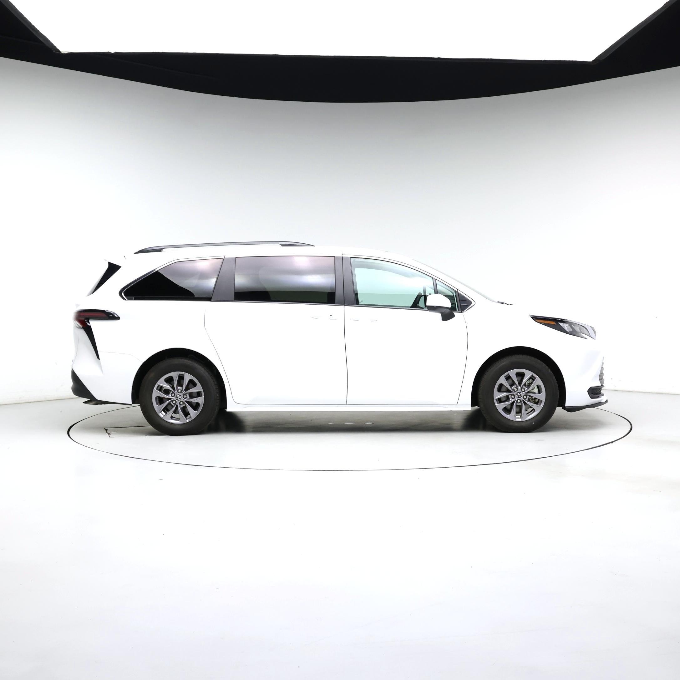 Thumbnail: 2025 Toyota Sienna - 7