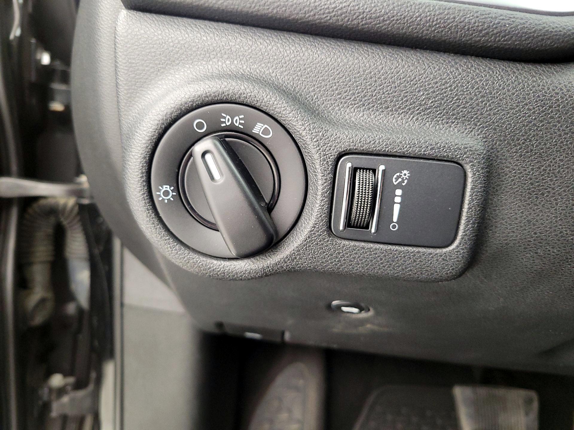 Thumbnail: 2016 Dodge Dart - 13