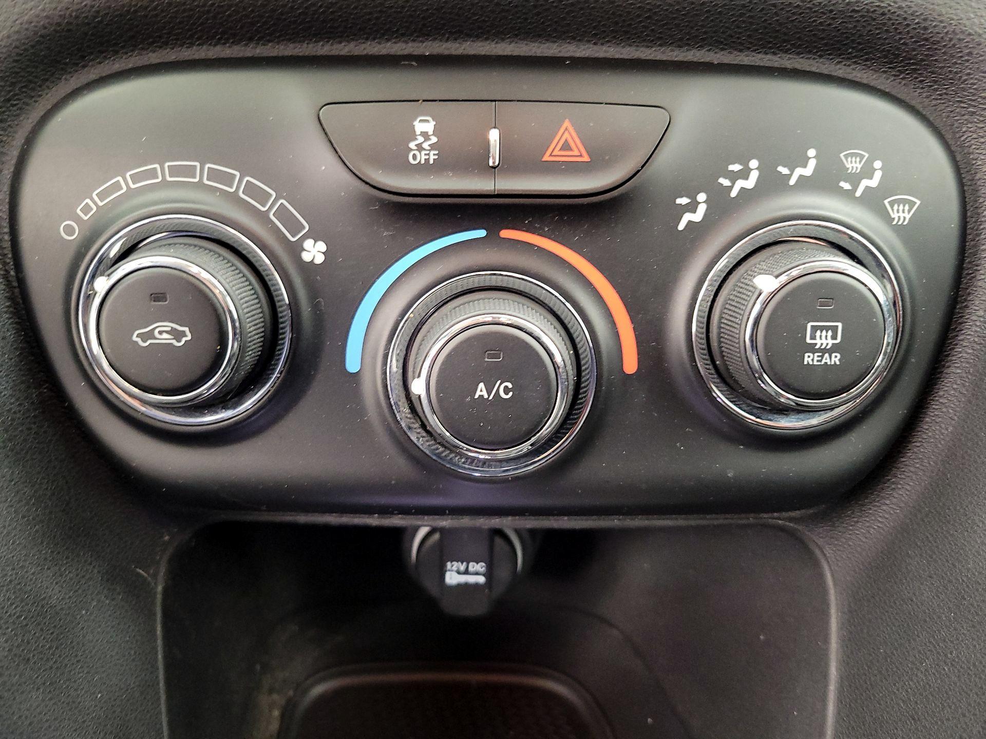 Thumbnail: 2016 Dodge Dart - 15