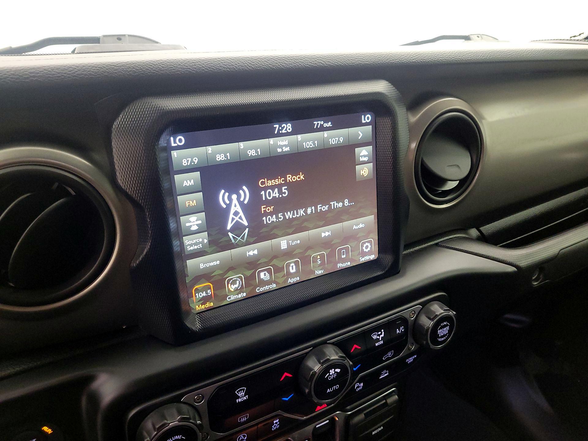 Thumbnail: 2021 Jeep Gladiator - 16