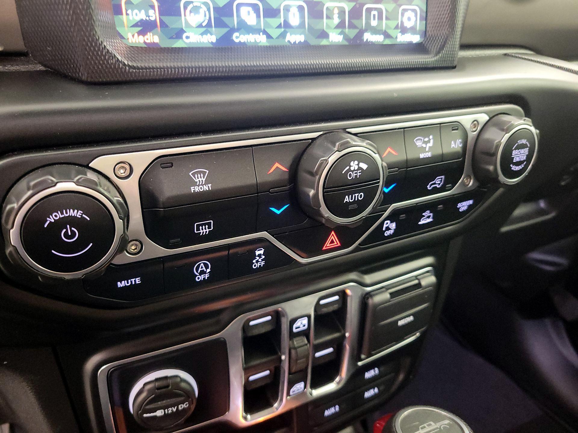 Thumbnail: 2021 Jeep Gladiator - 17