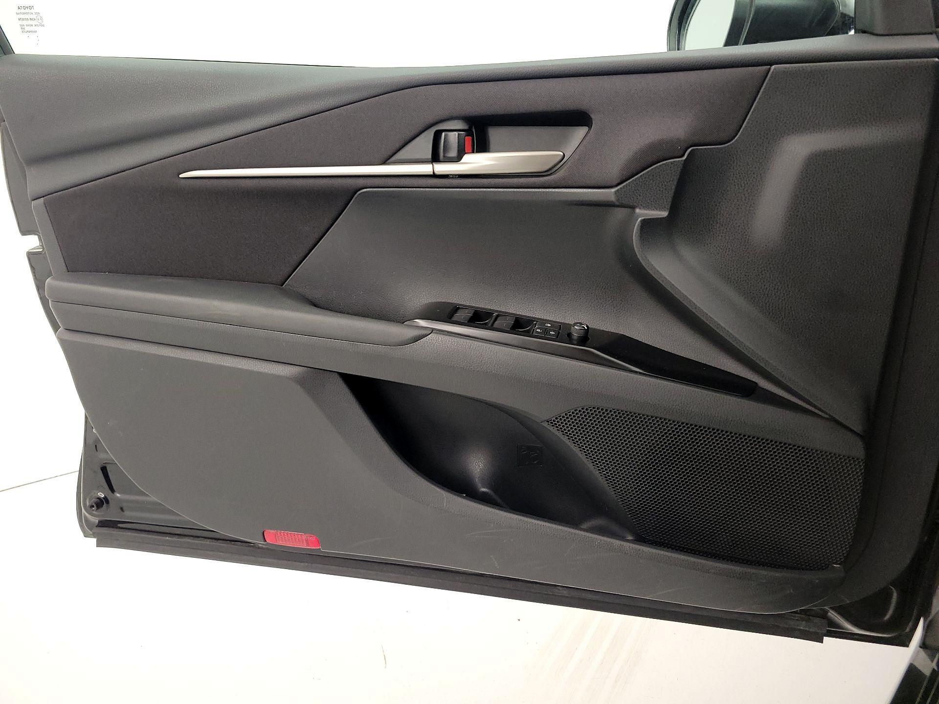 Thumbnail: 2025 Toyota Camry - 12