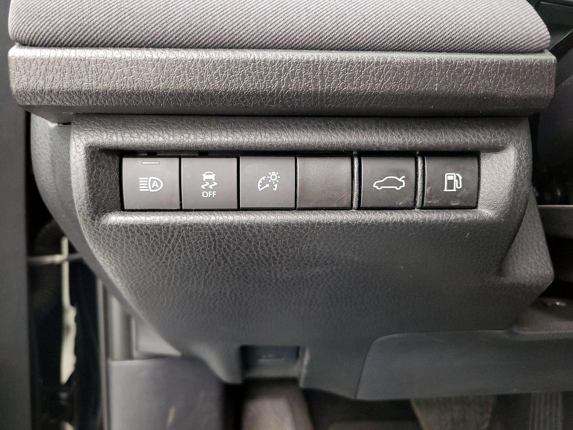 Thumbnail: 2025 Toyota Camry - 13