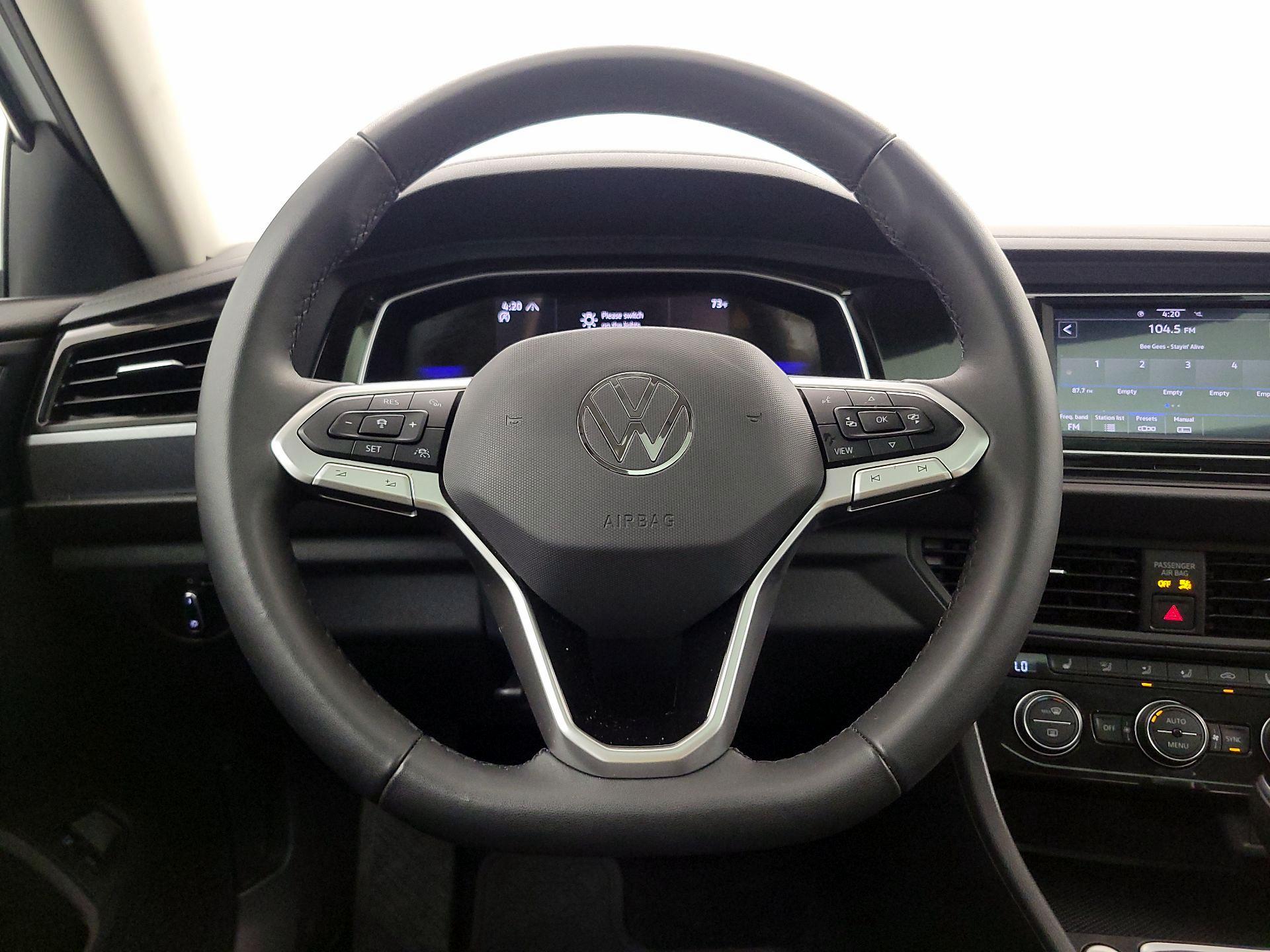 Thumbnail: 2024 Volkswagen Jetta - 10