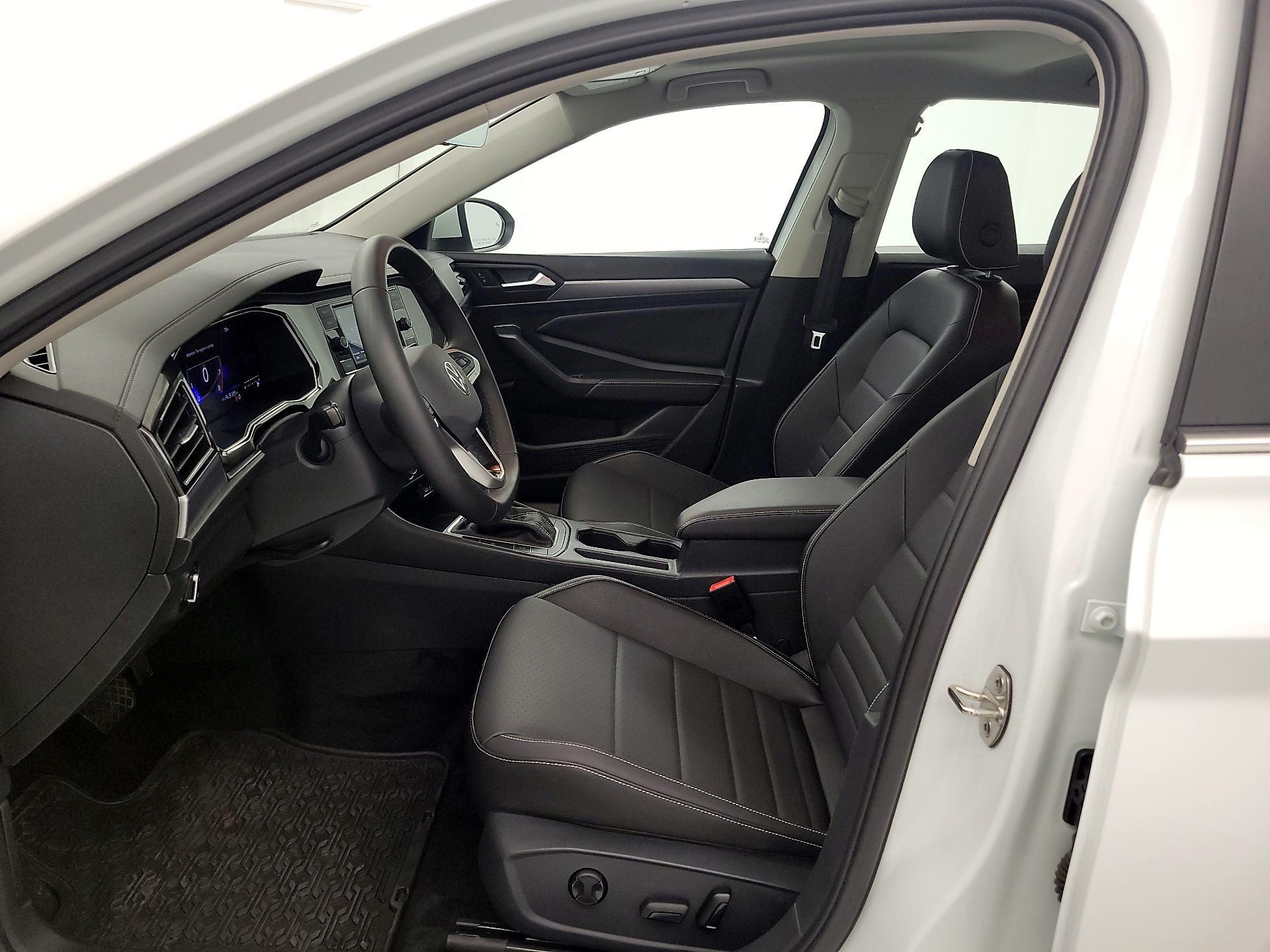 Thumbnail: 2024 Volkswagen Jetta - 11