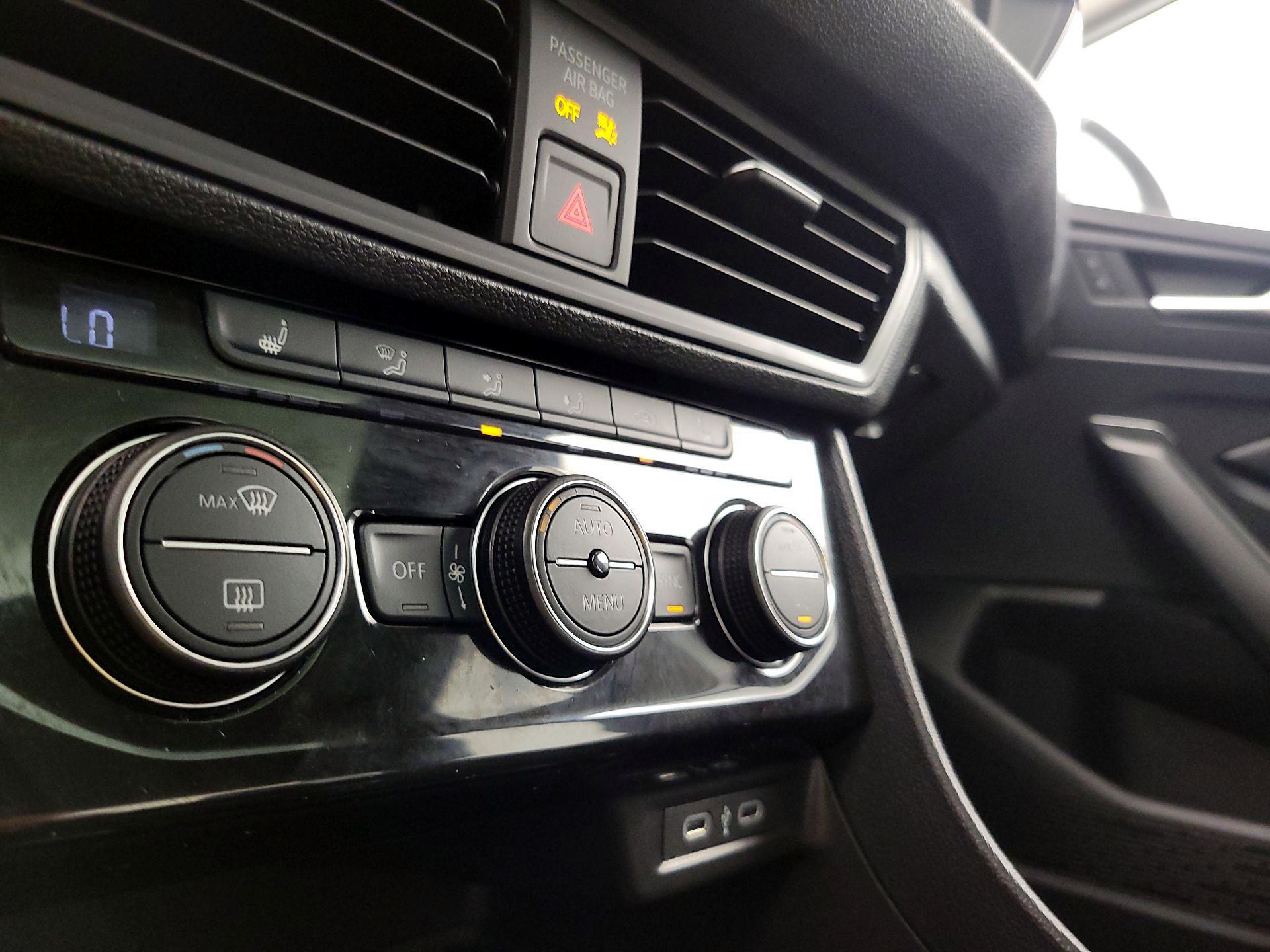 Thumbnail: 2024 Volkswagen Jetta - 16