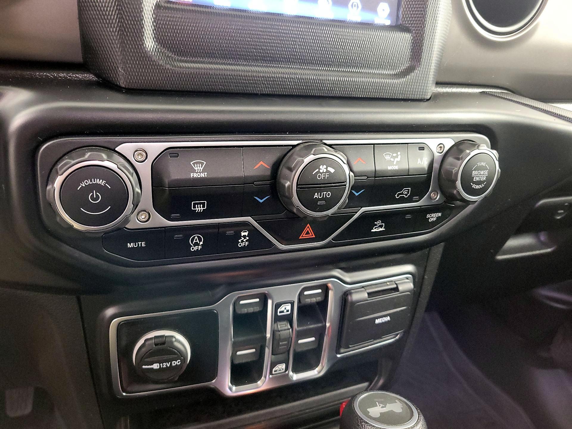 Thumbnail: 2022 Jeep Wrangler - 16