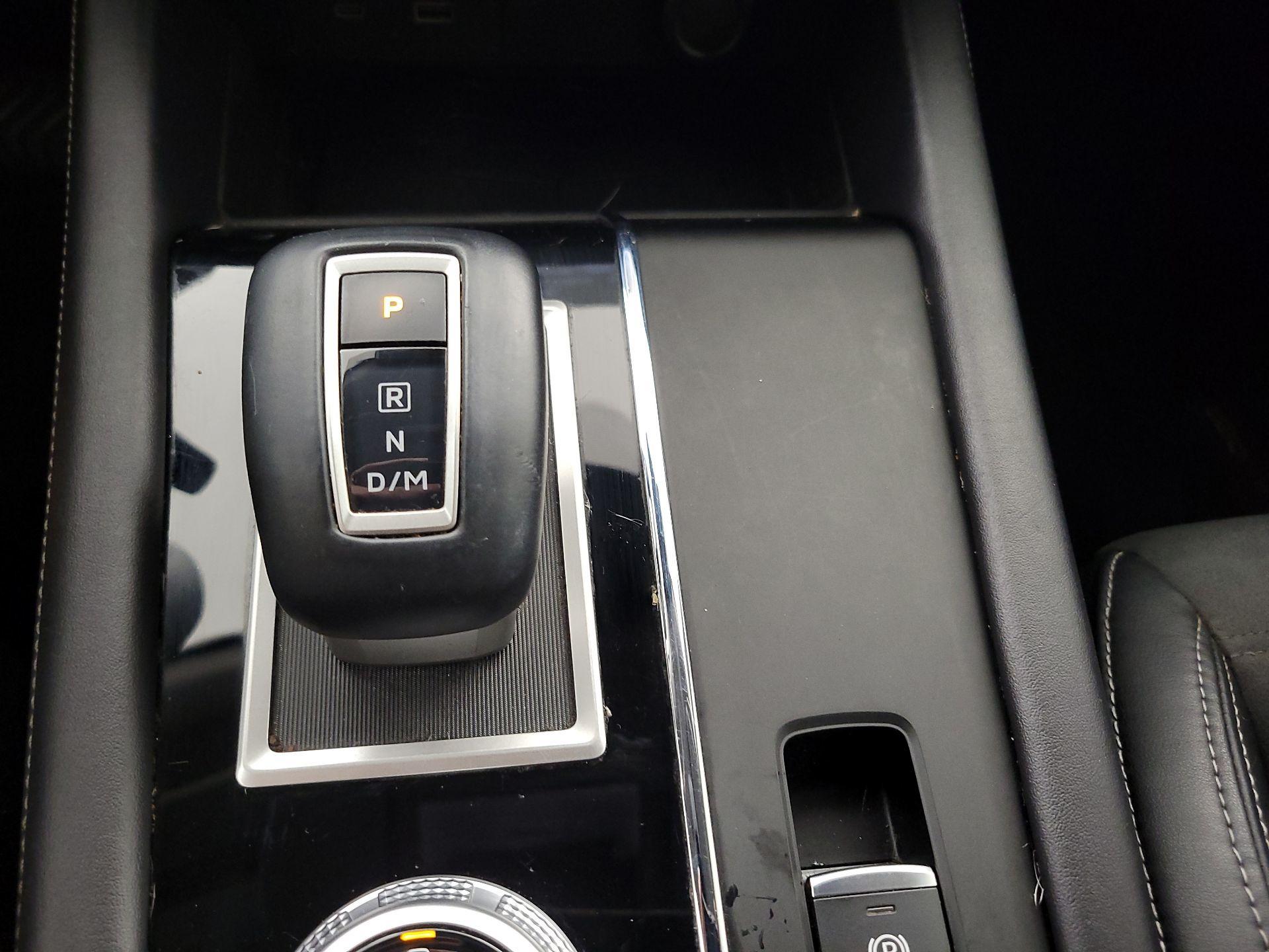 Thumbnail: 2023 Mitsubishi Outlander - 18