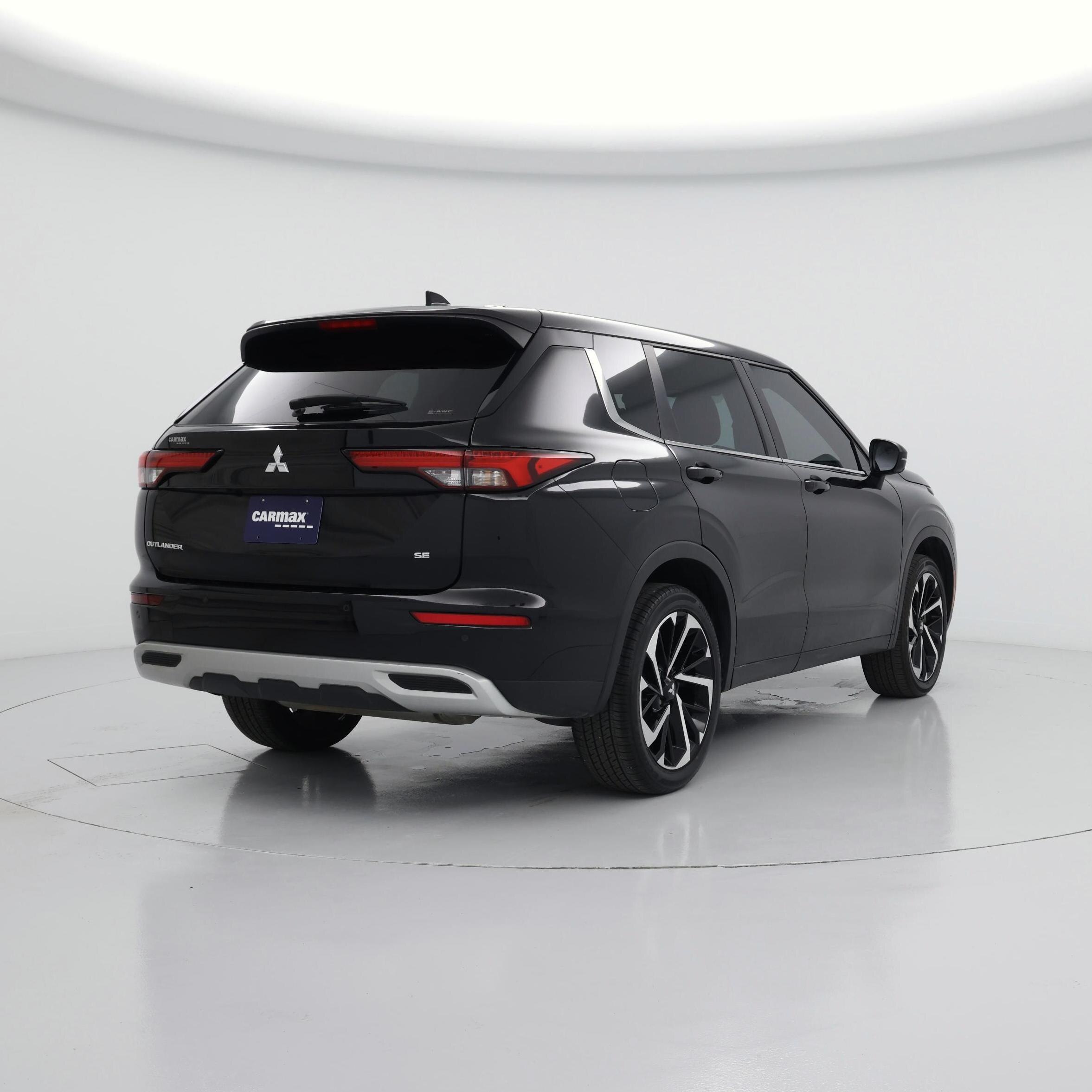 Thumbnail: 2023 Mitsubishi Outlander - 8