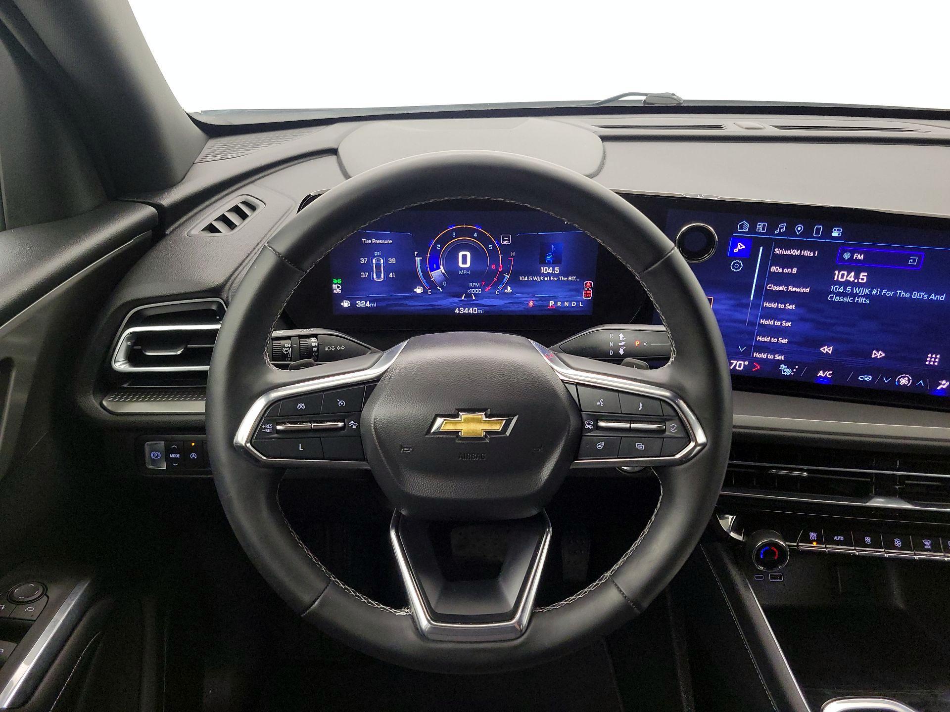 Thumbnail: 2024 Chevrolet Traverse - 10