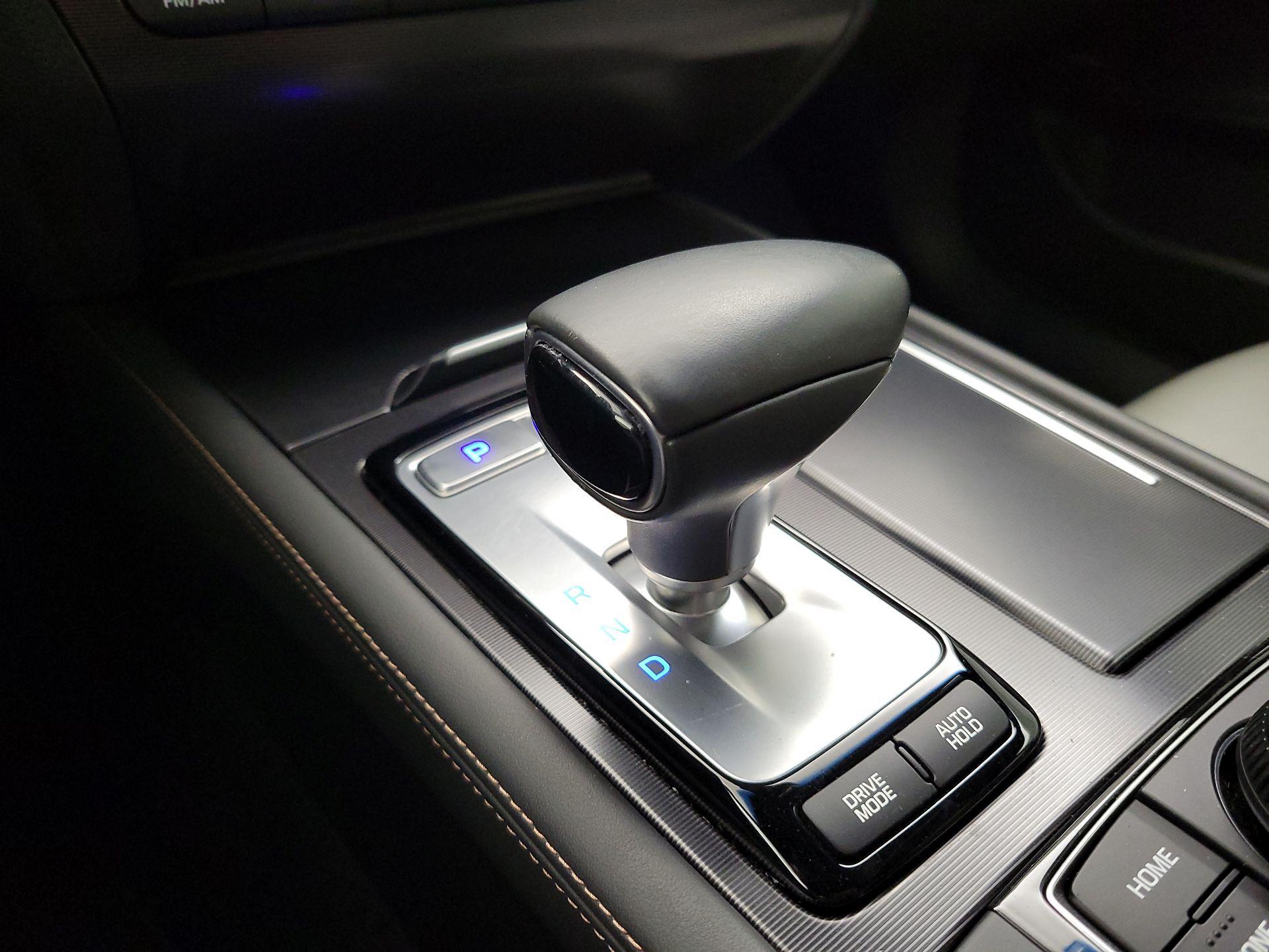 Thumbnail: 2018 Genesis G80 - 18