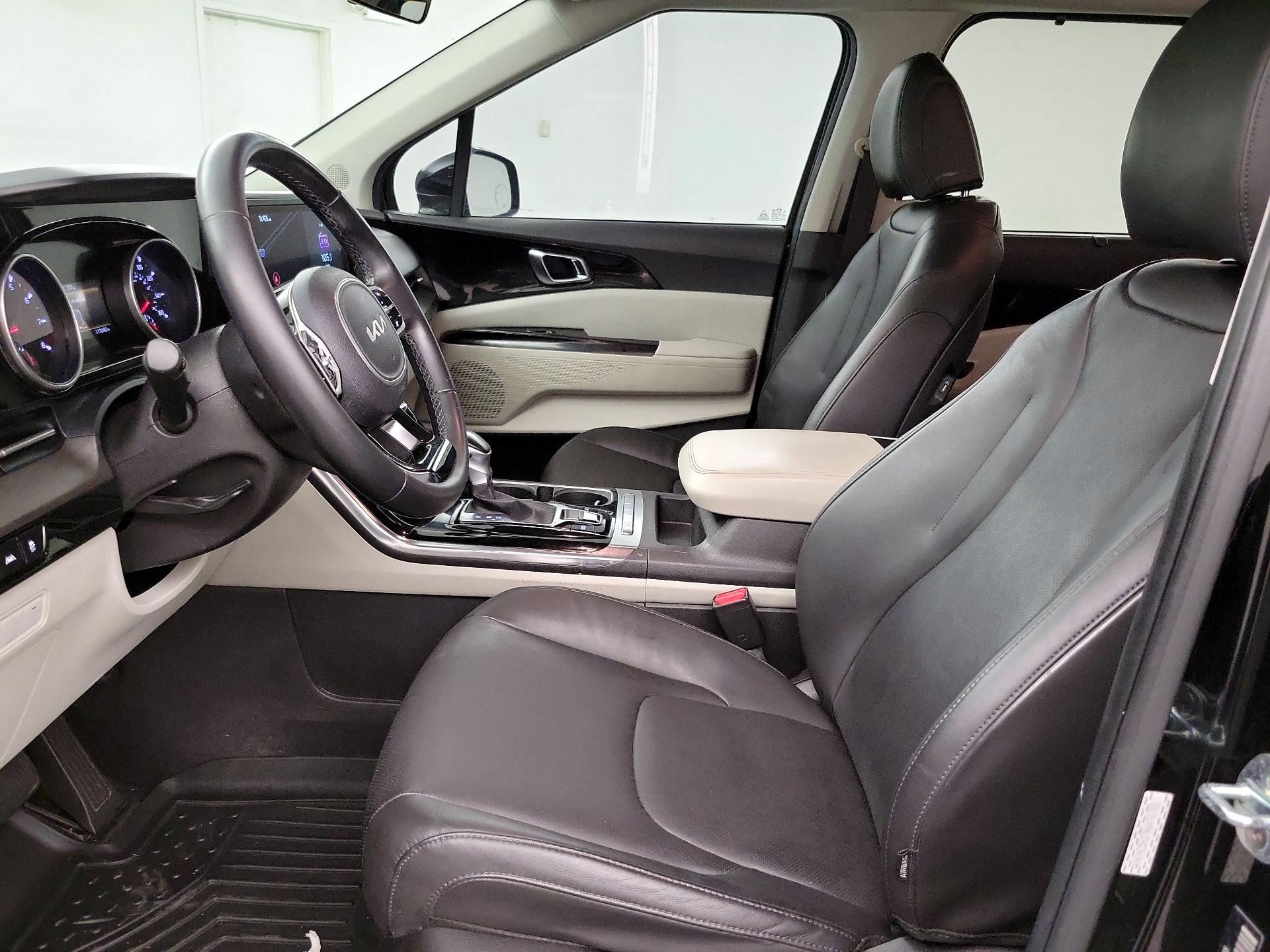 Thumbnail: 2022 Kia Carnival - 11