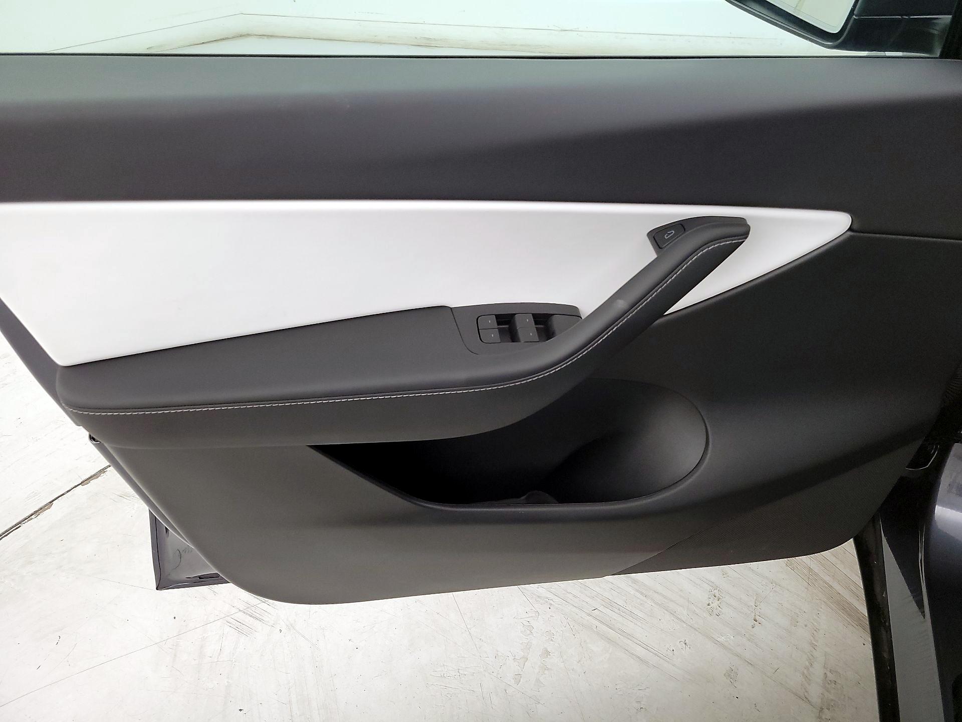 Thumbnail: 2022 Tesla Model Y - 12