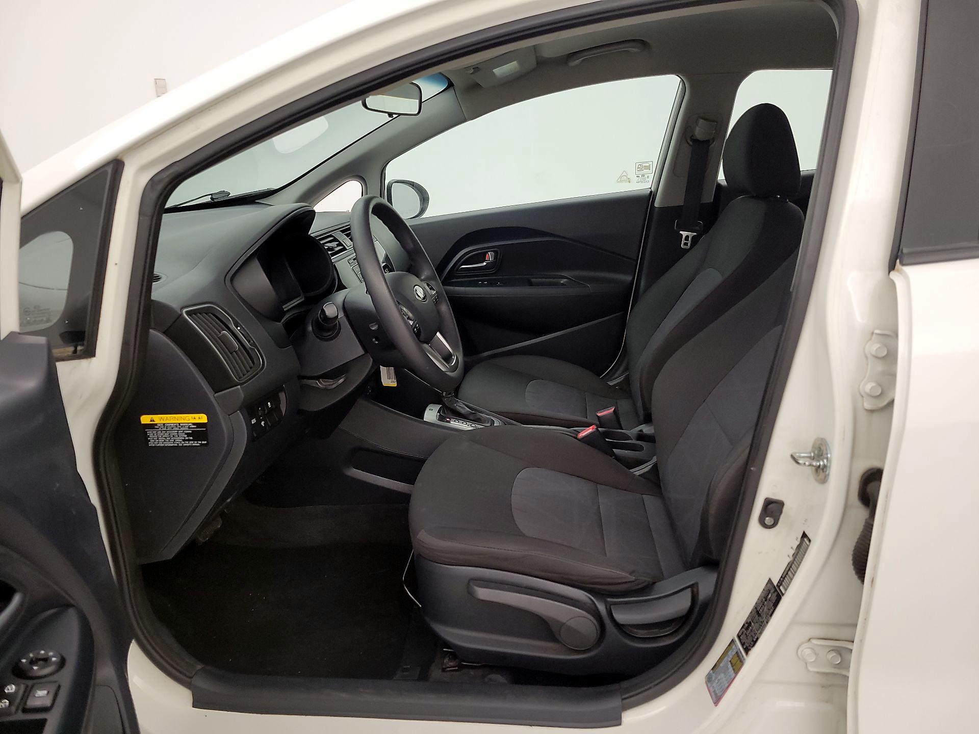 Thumbnail: 2016 Kia Rio - 11