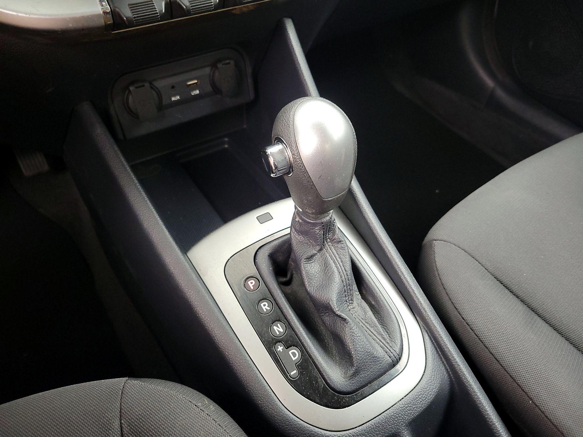 Thumbnail: 2016 Kia Rio - 16