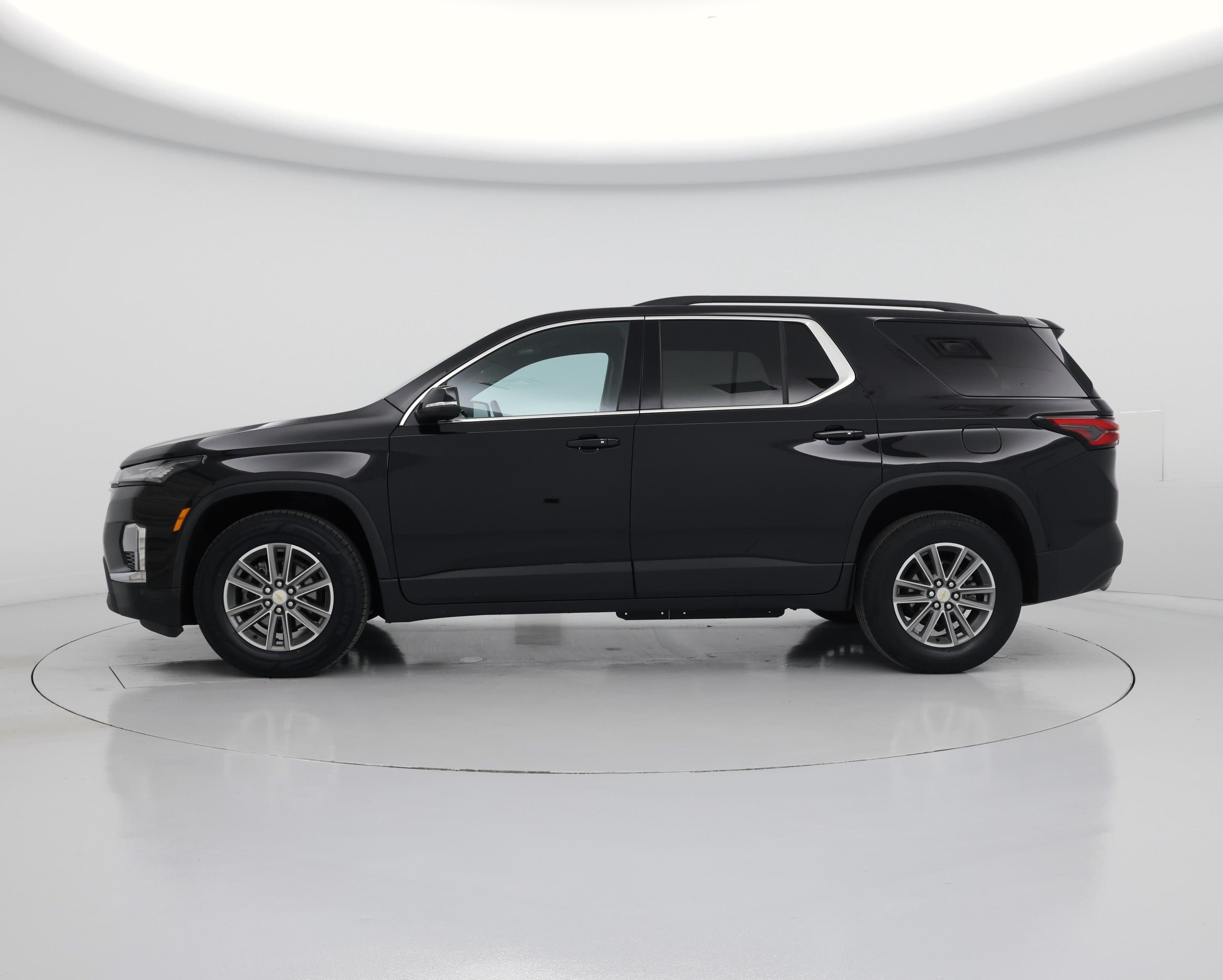 Thumbnail: 2023 Chevrolet Traverse - 3