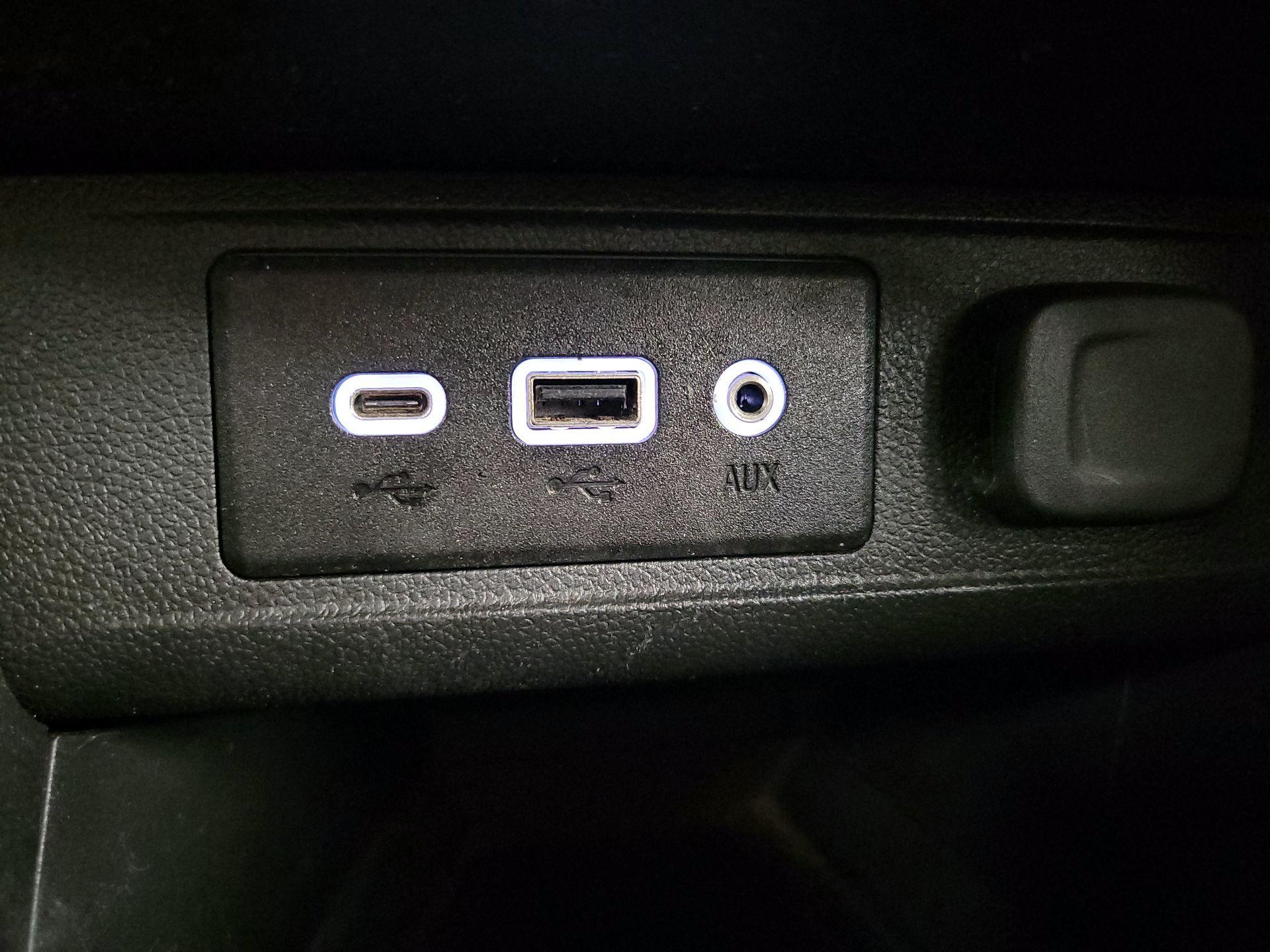 Thumbnail: 2023 Buick Encore GX - 18