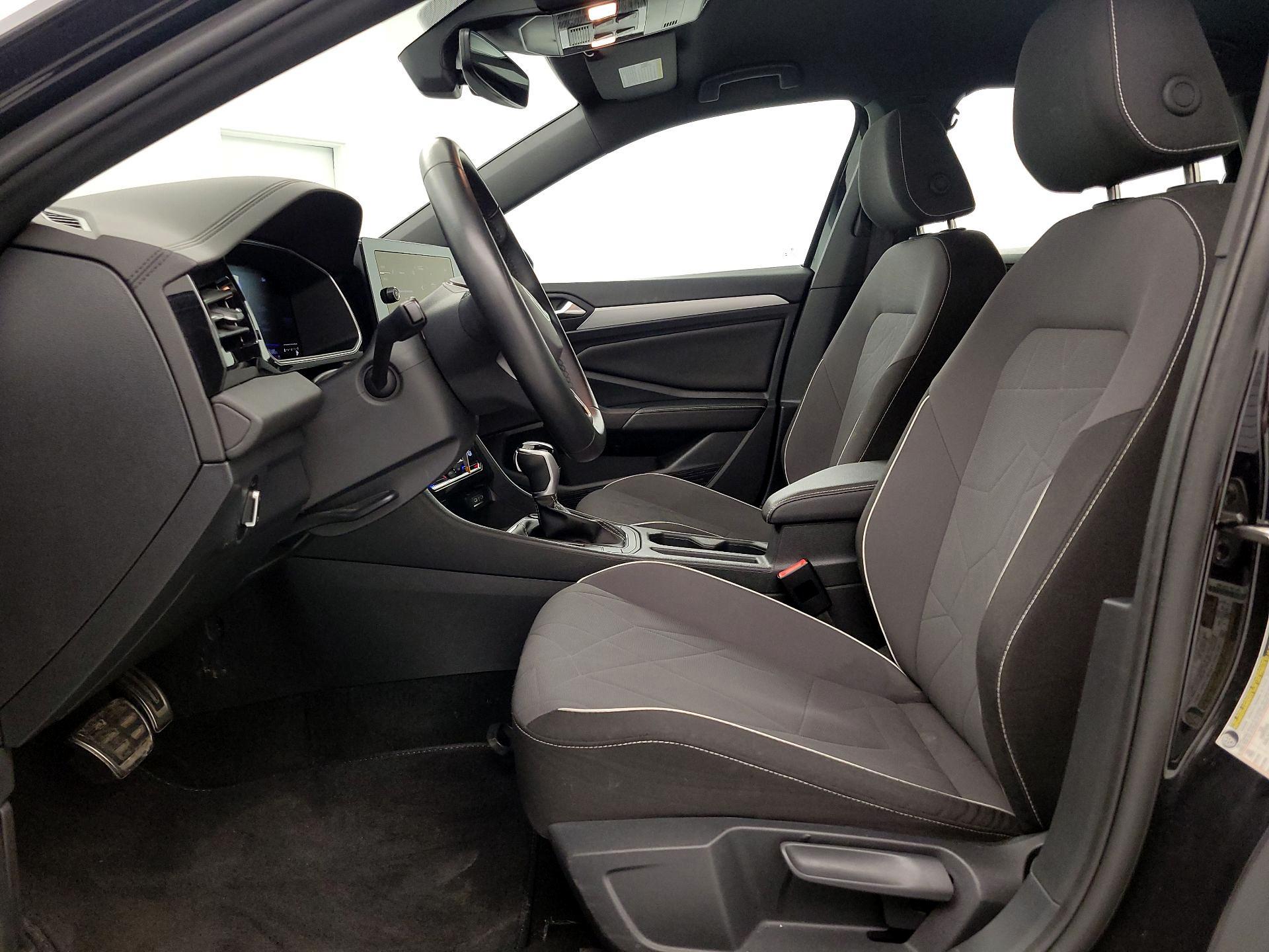 Thumbnail: 2025 Volkswagen Jetta - 11