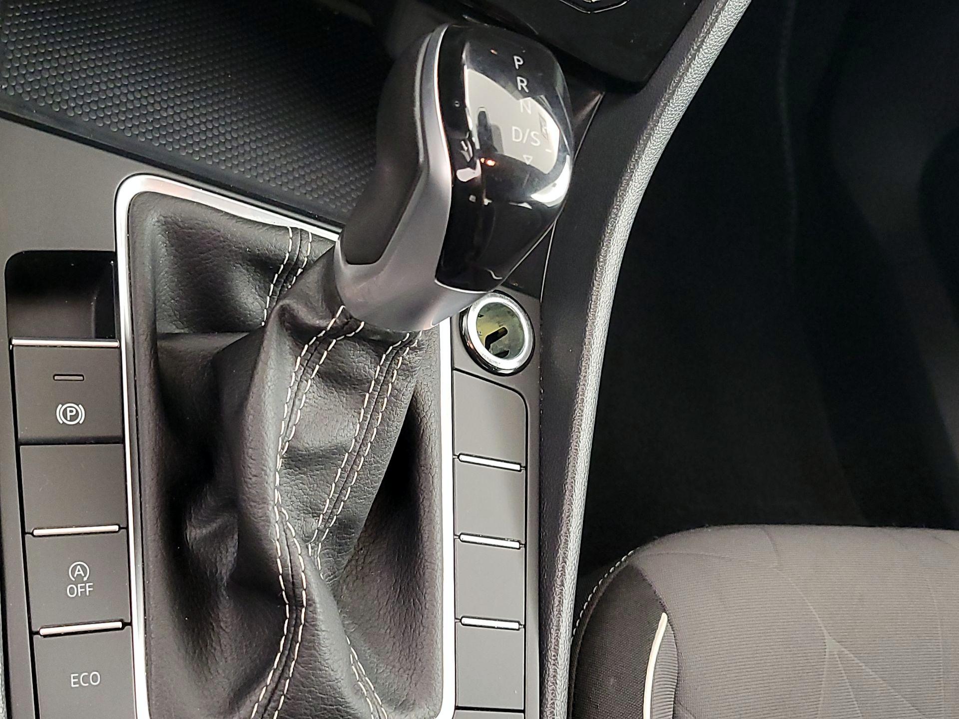 Thumbnail: 2025 Volkswagen Jetta - 17