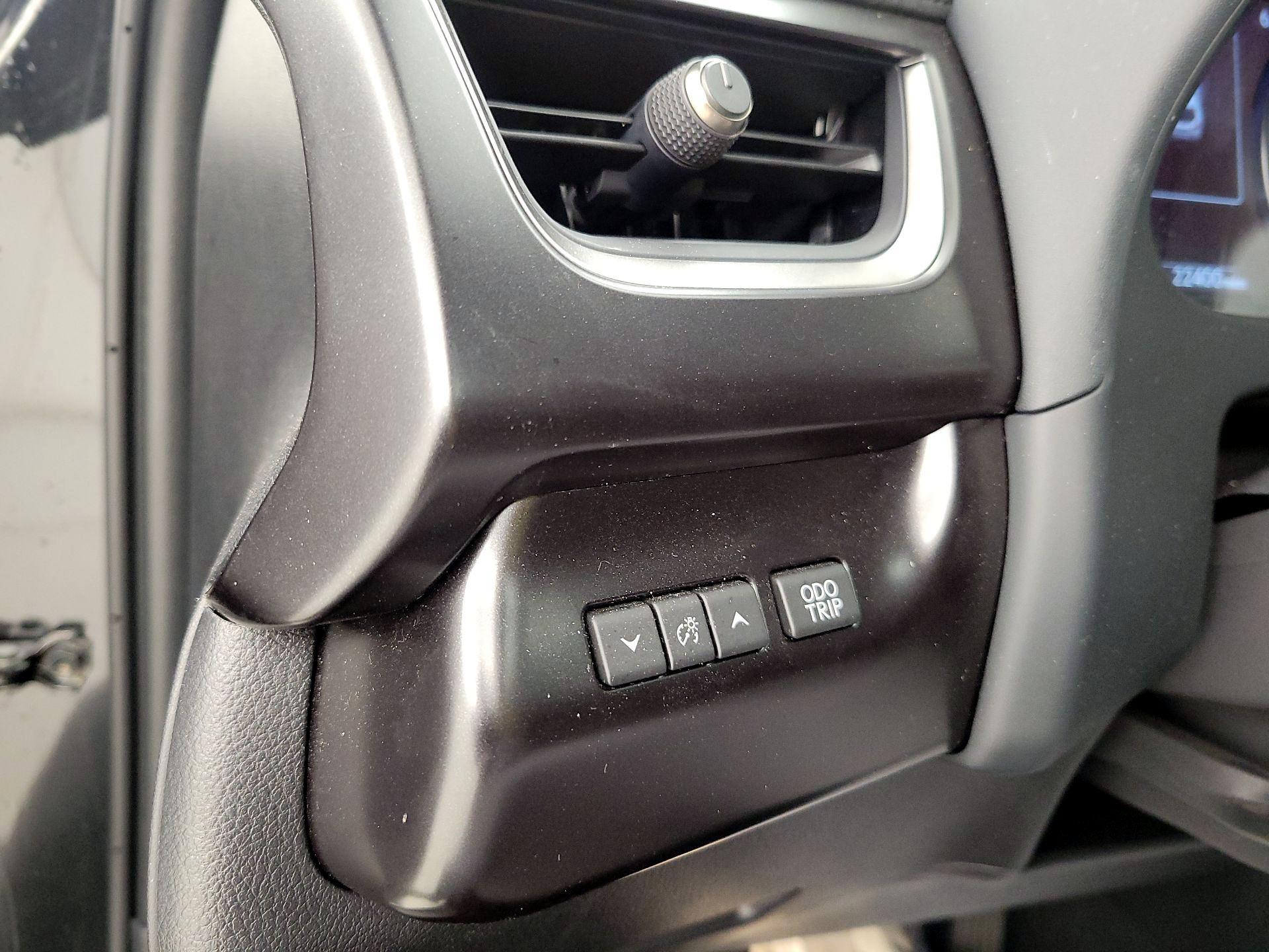 Thumbnail: 2024 Lexus UX - 13