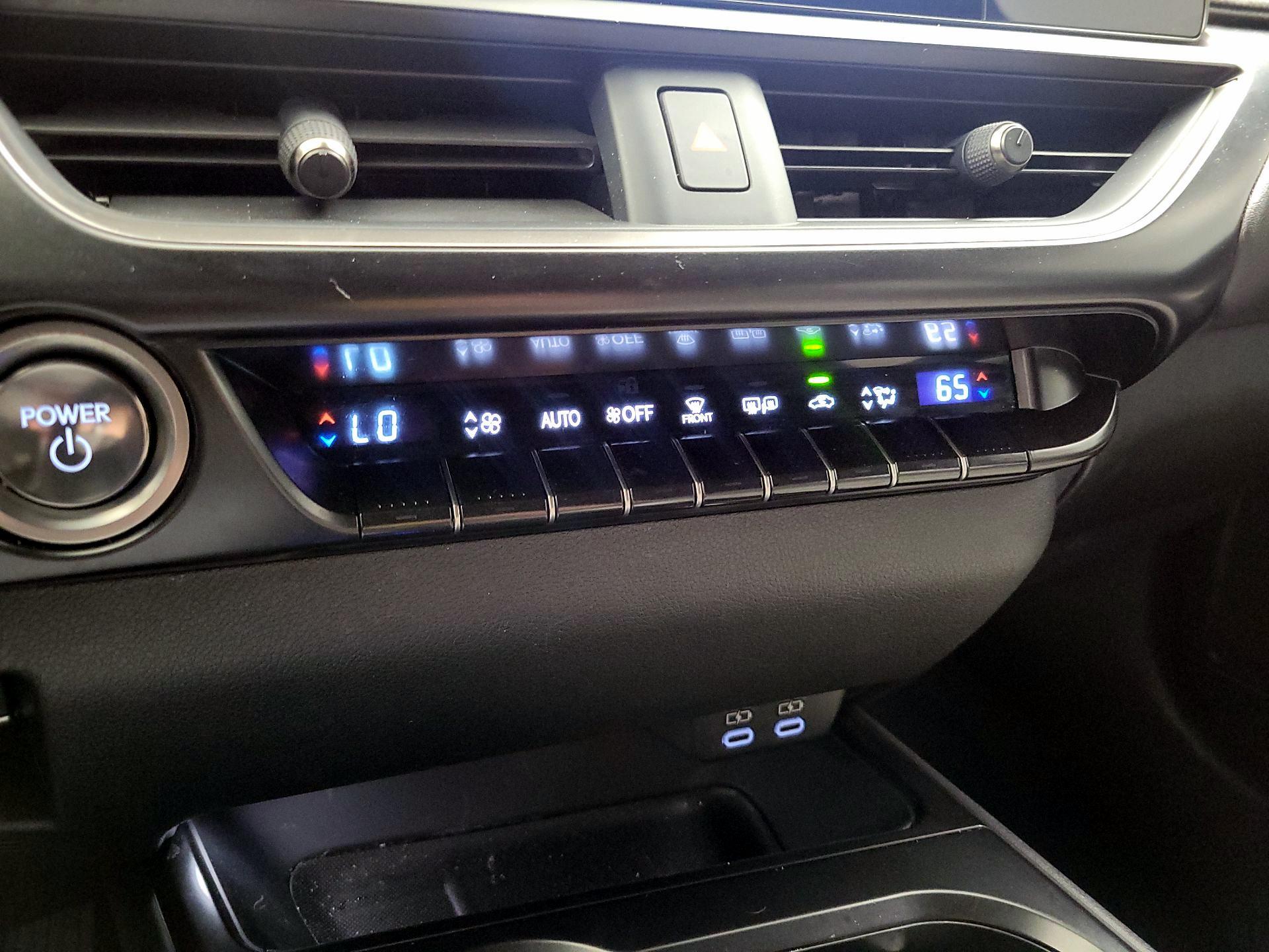 Thumbnail: 2024 Lexus UX - 16