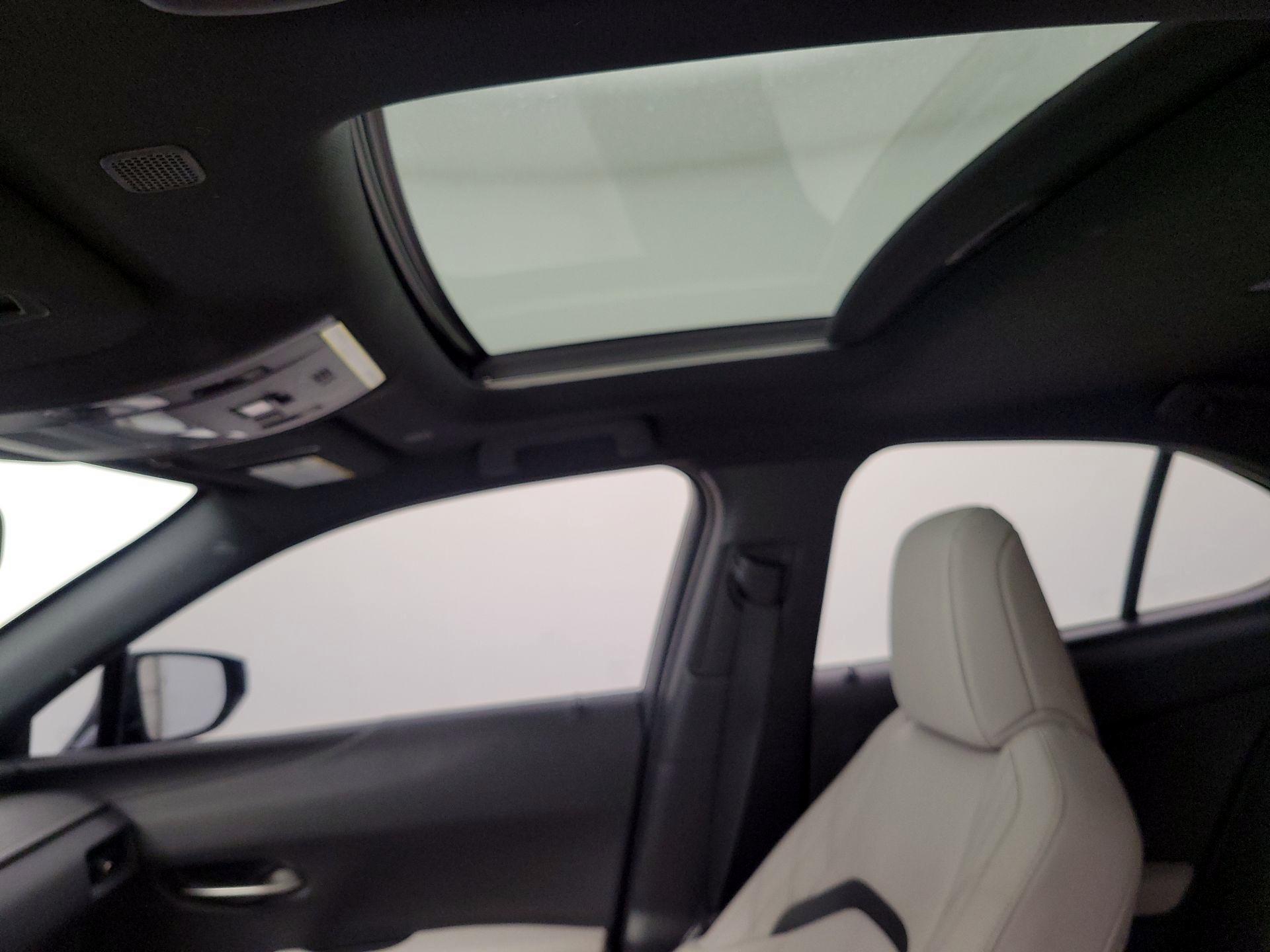 Thumbnail: 2024 Lexus UX - 18