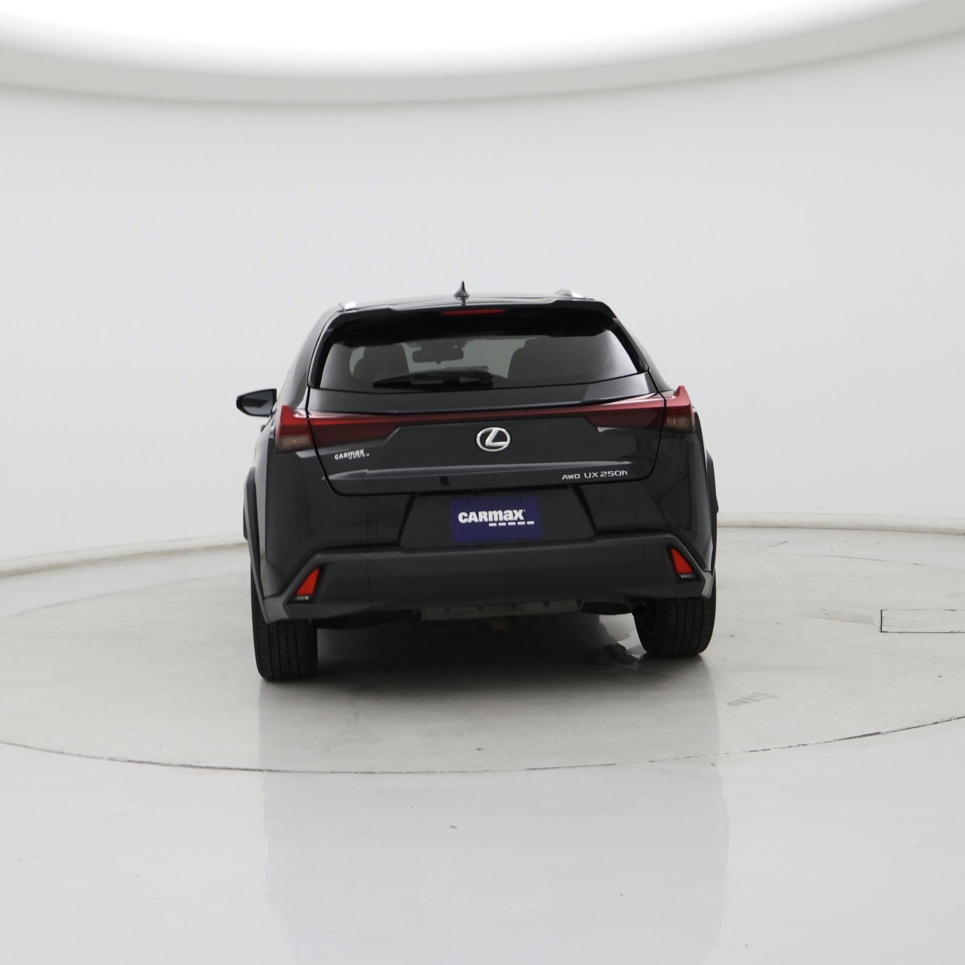 Thumbnail: 2024 Lexus UX - 6