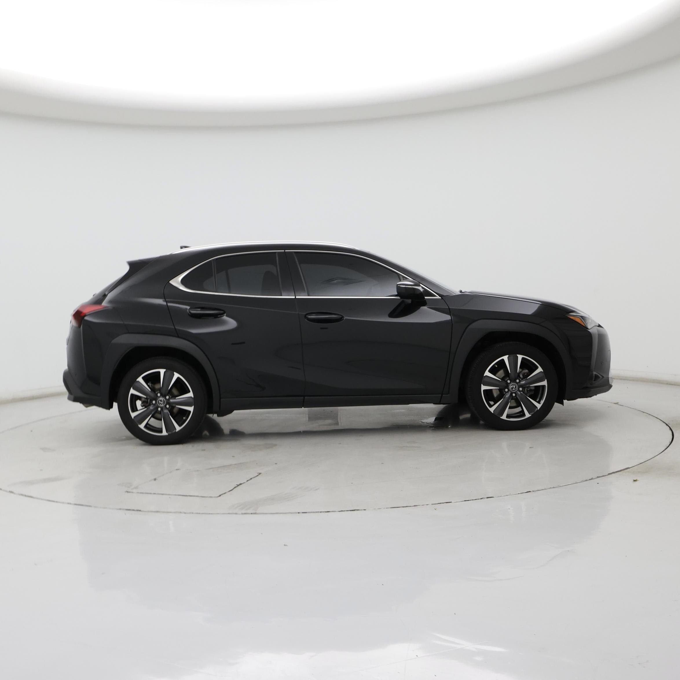 Thumbnail: 2024 Lexus UX - 7