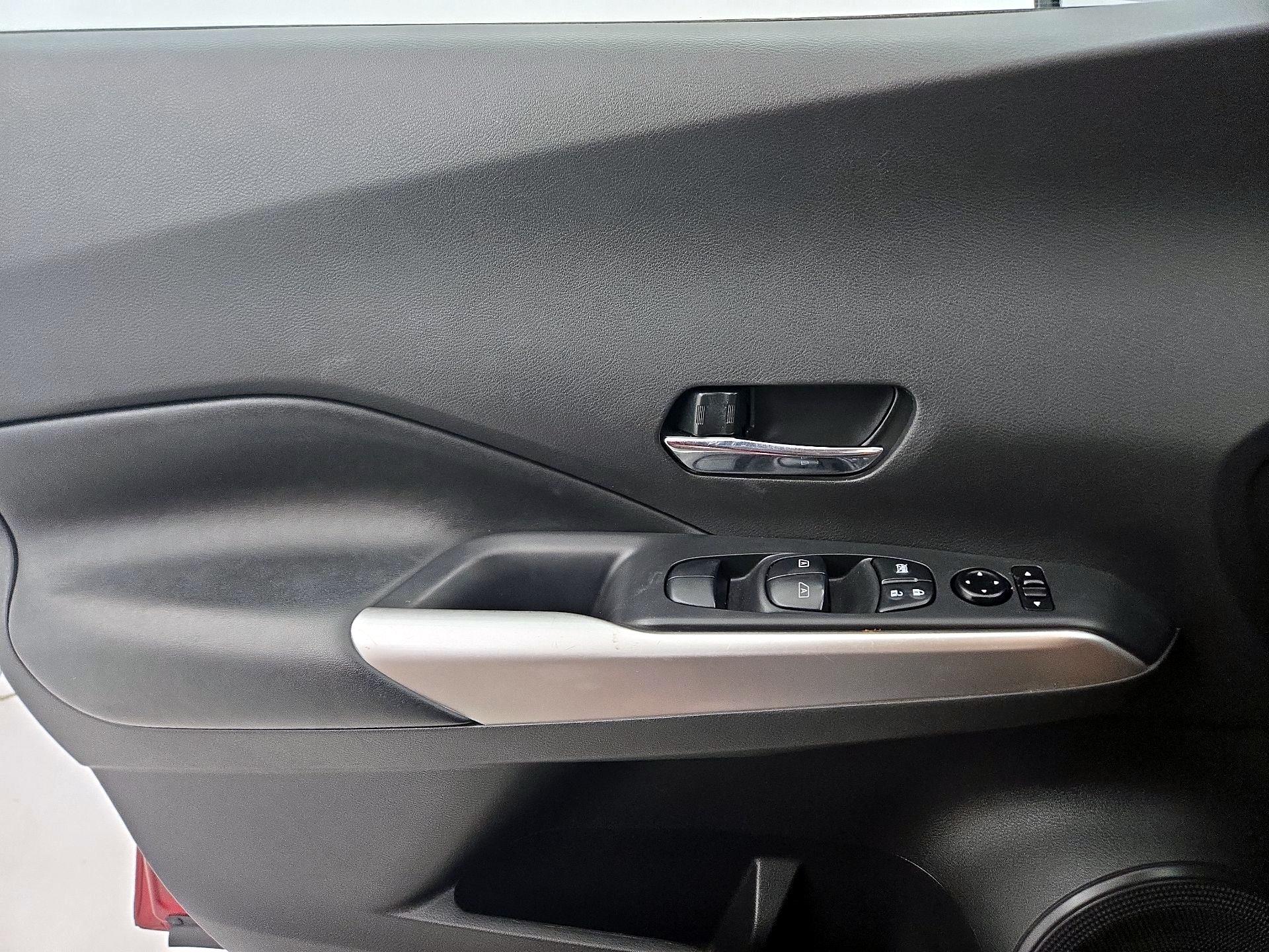 Thumbnail: 2020 Nissan Kicks - 12