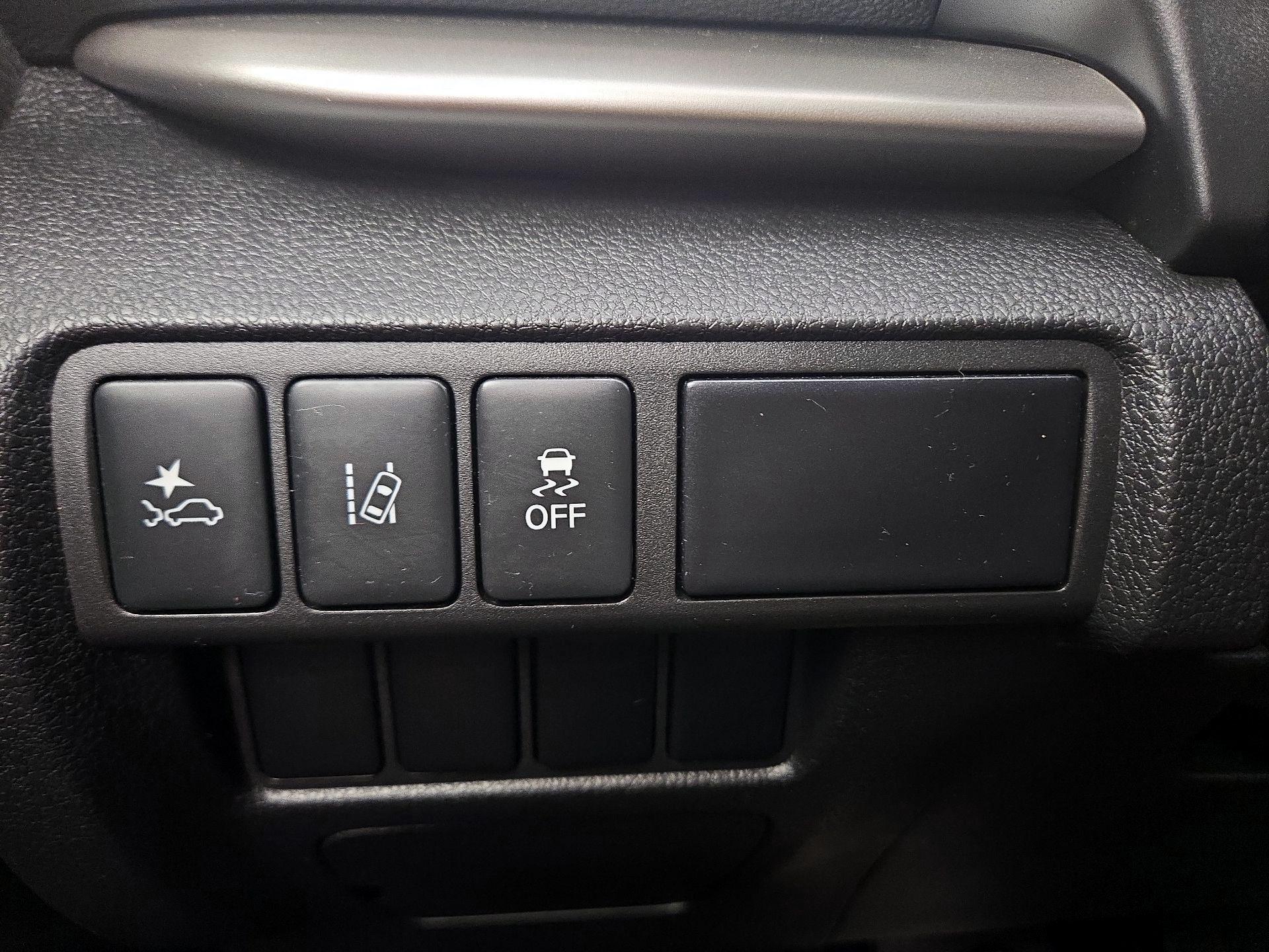 Thumbnail: 2024 Mitsubishi Eclipse Cross - 13