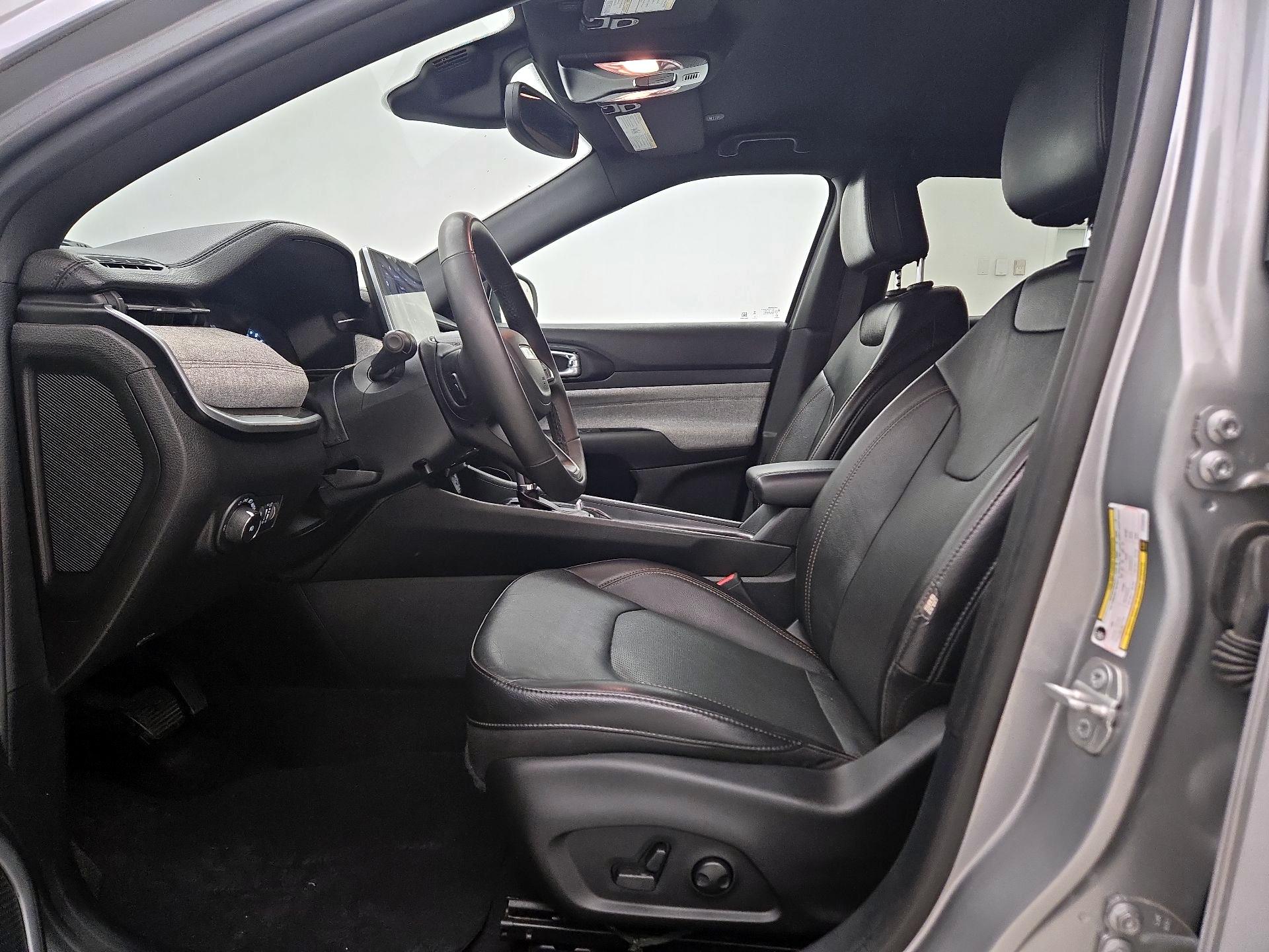 Thumbnail: 2023 Jeep Compass - 11