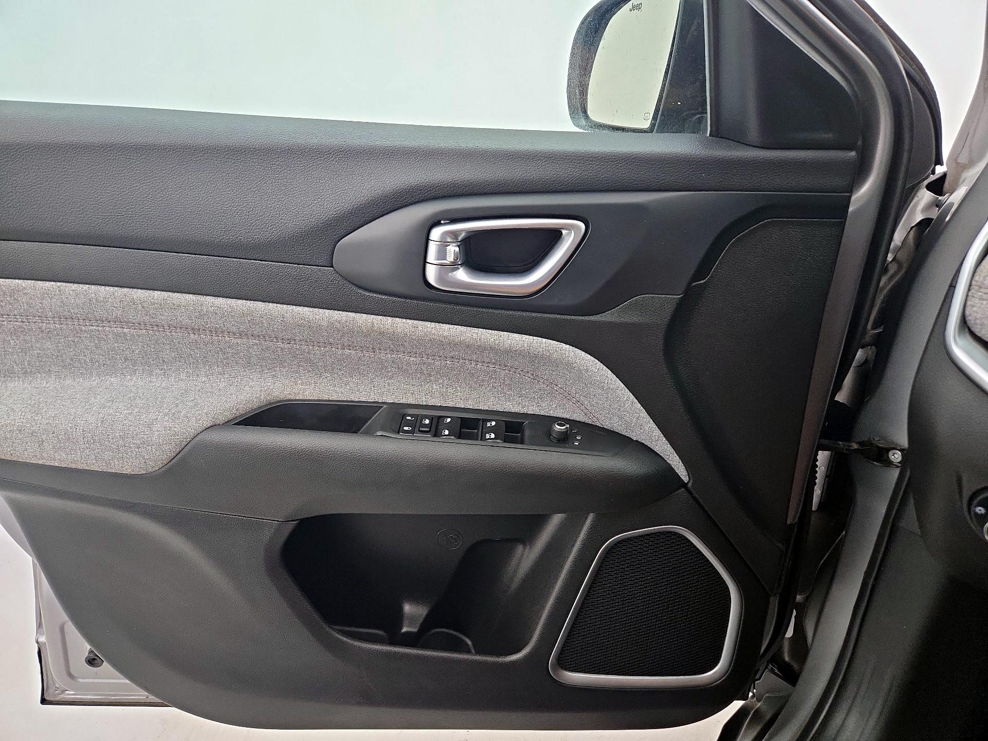 Thumbnail: 2023 Jeep Compass - 12