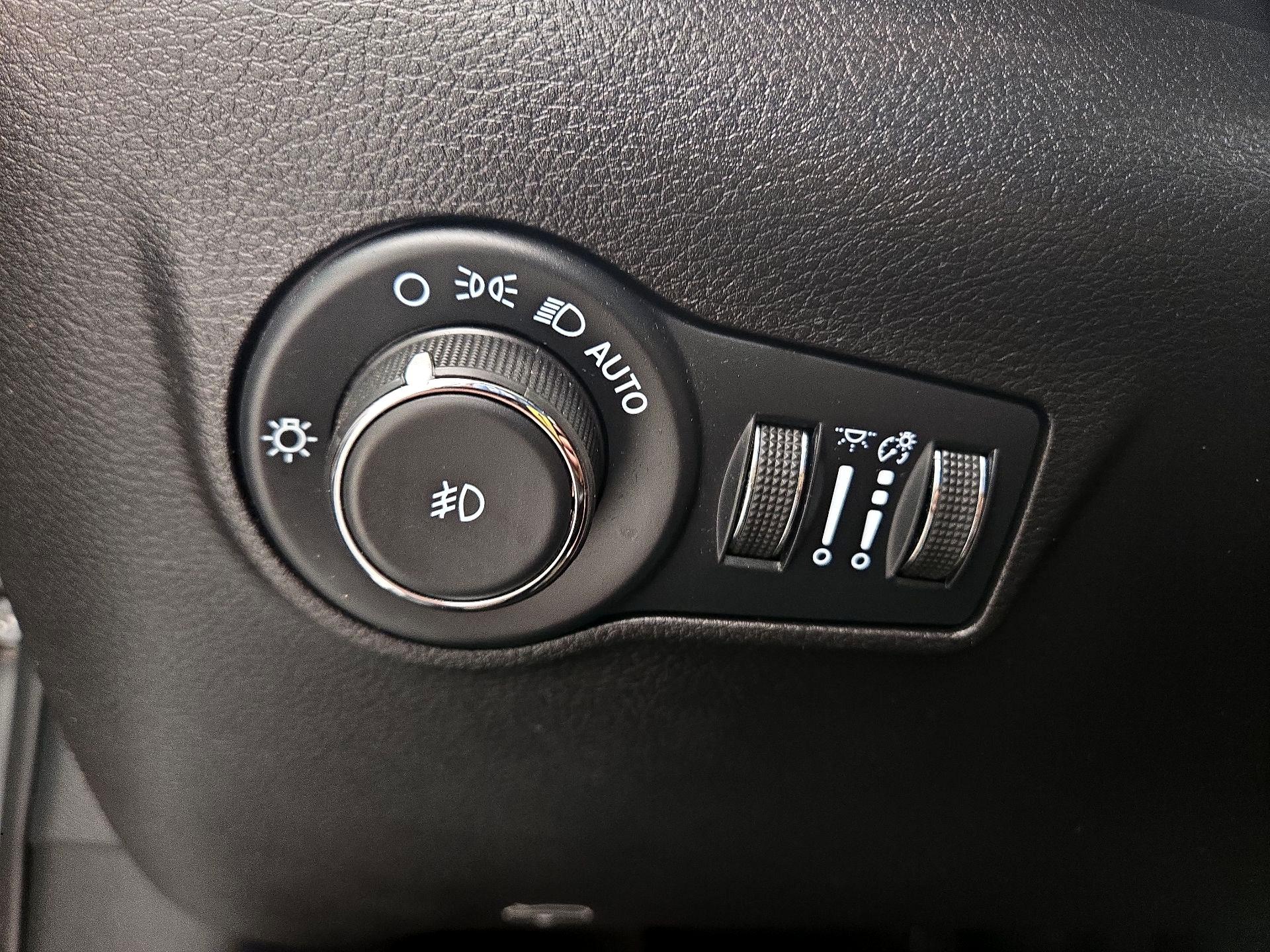 Thumbnail: 2023 Jeep Compass - 13