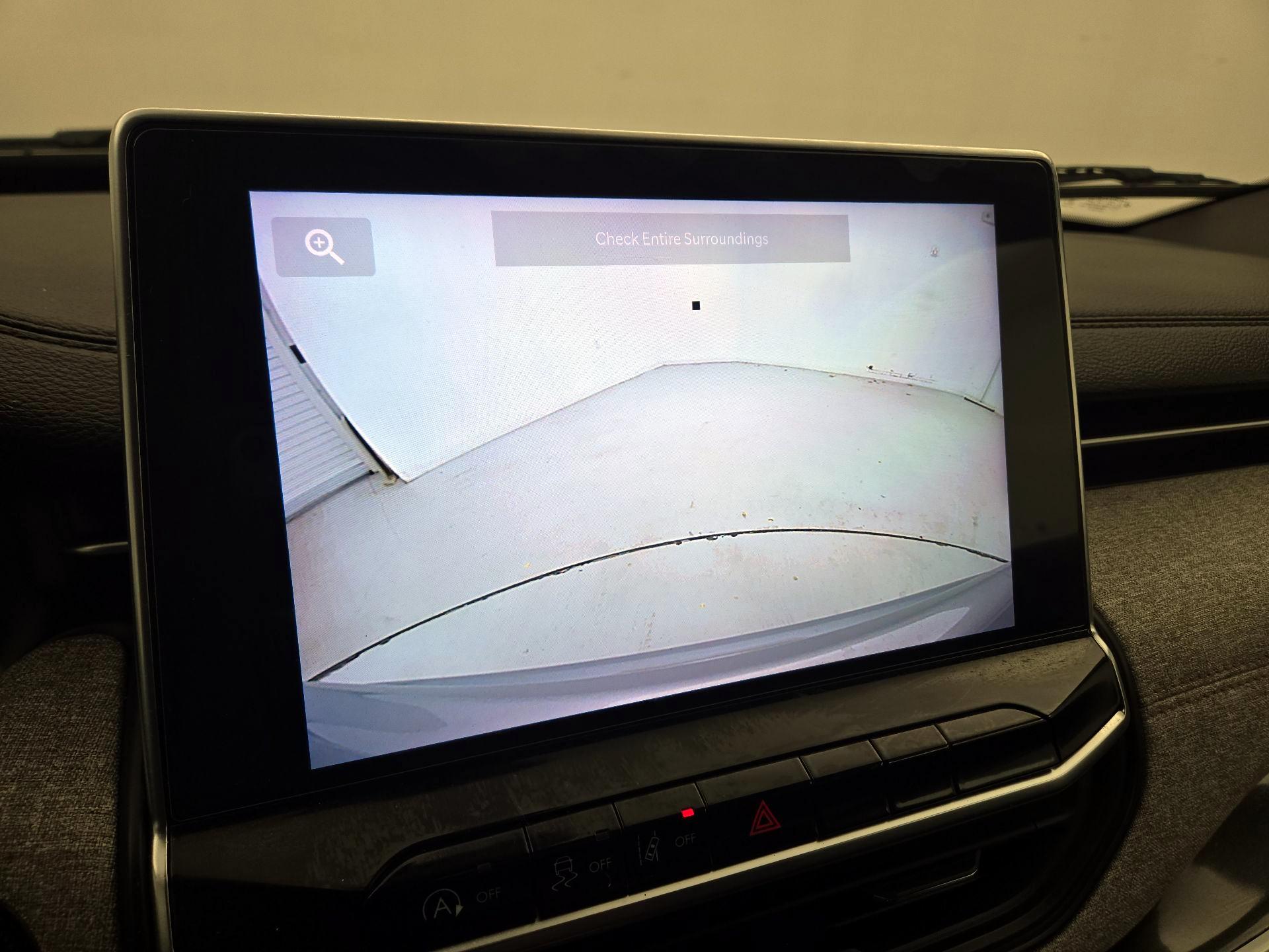 Thumbnail: 2023 Jeep Compass - 14