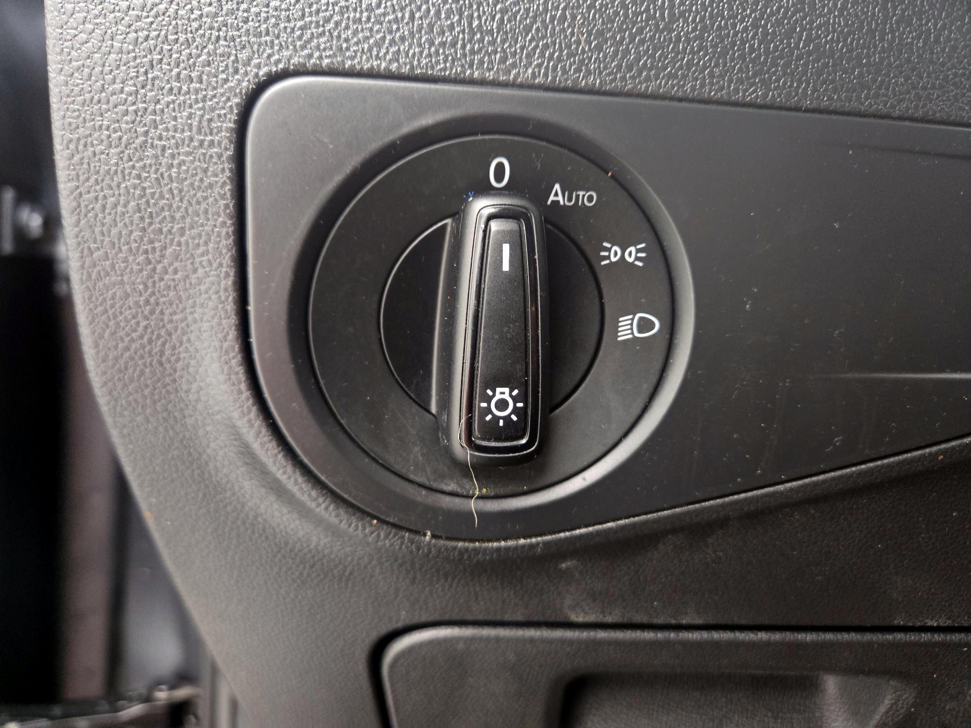 Thumbnail: 2020 Volkswagen Tiguan - 13