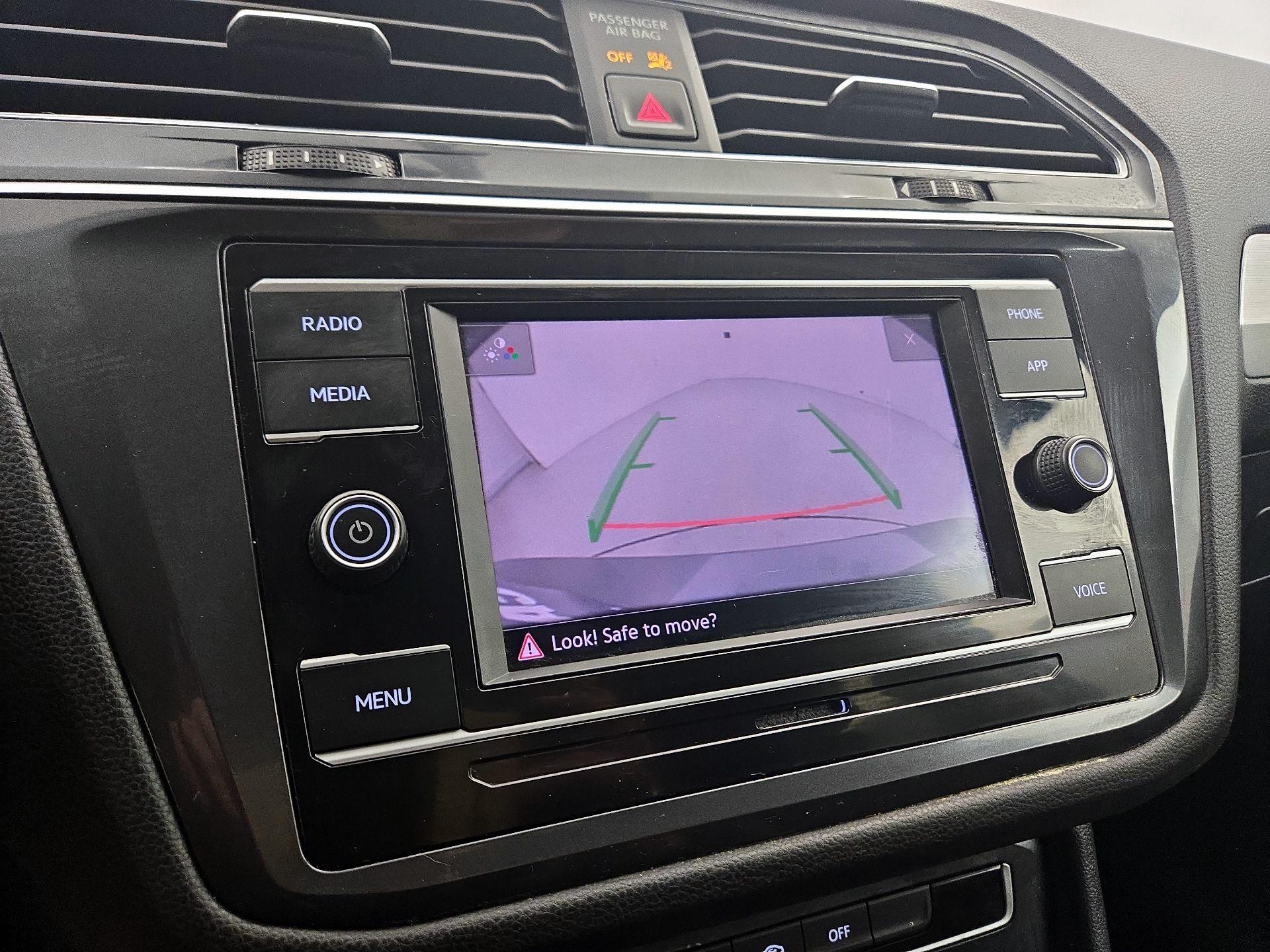 Thumbnail: 2020 Volkswagen Tiguan - 14