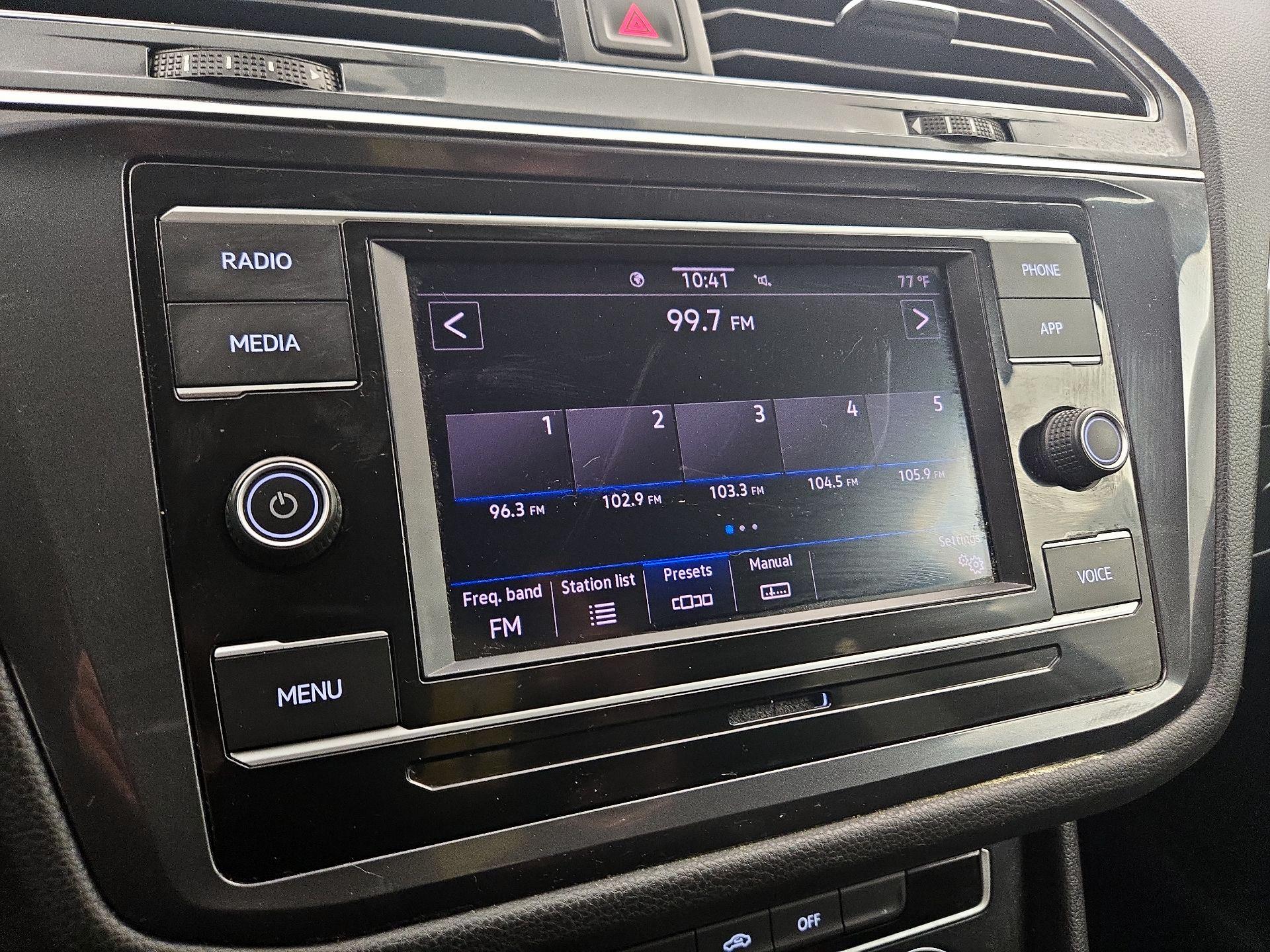 Thumbnail: 2020 Volkswagen Tiguan - 15