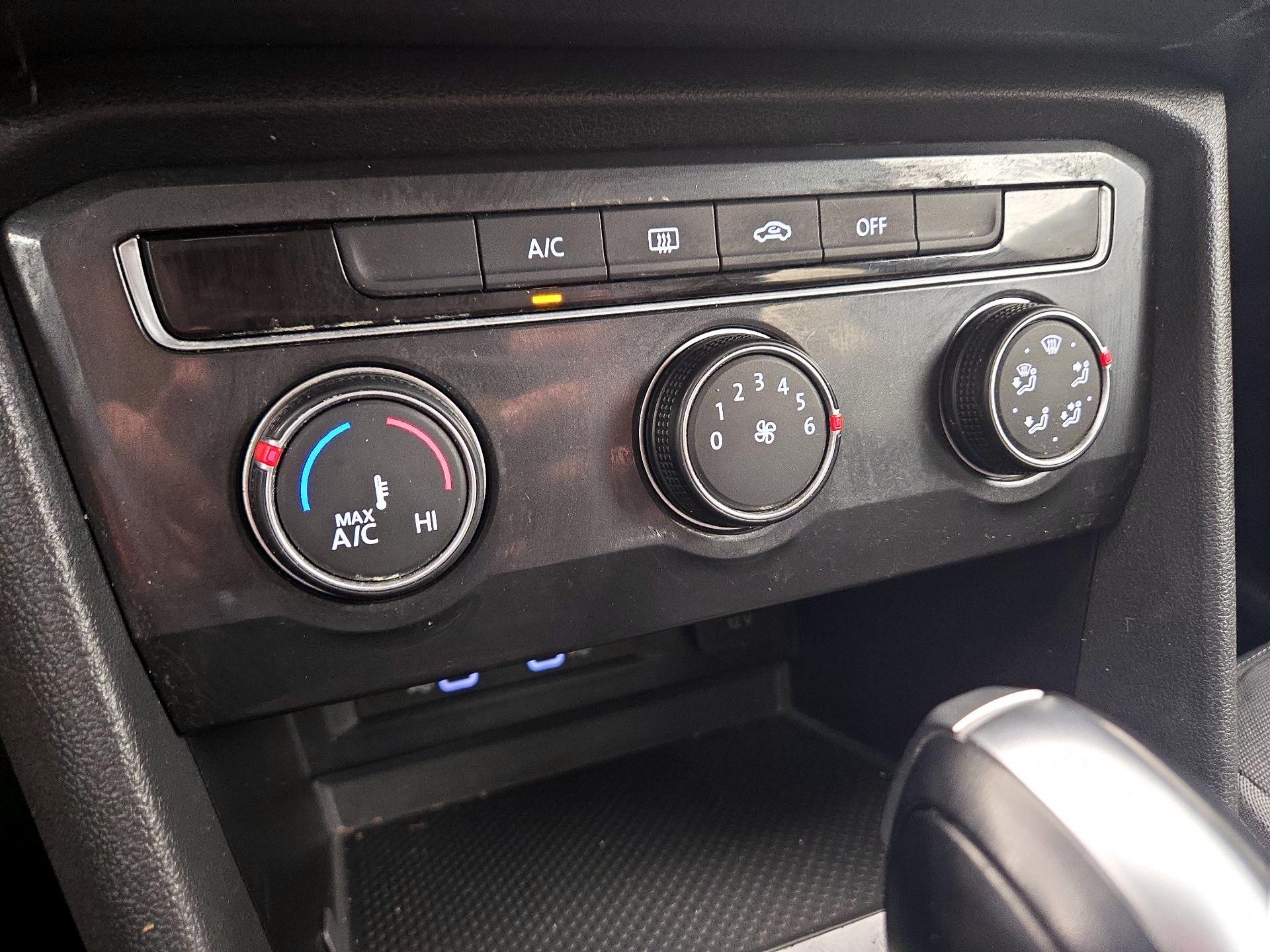 Thumbnail: 2020 Volkswagen Tiguan - 16