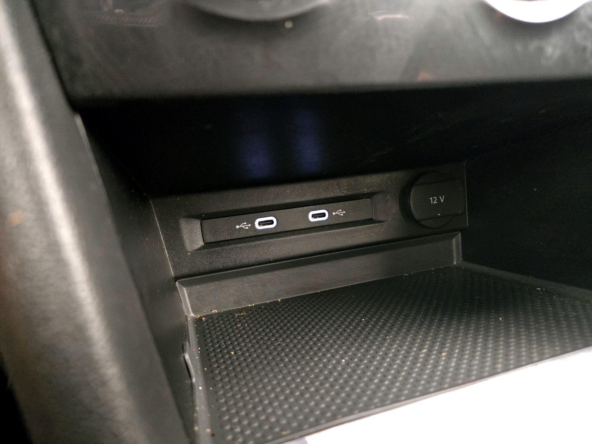 Thumbnail: 2020 Volkswagen Tiguan - 18