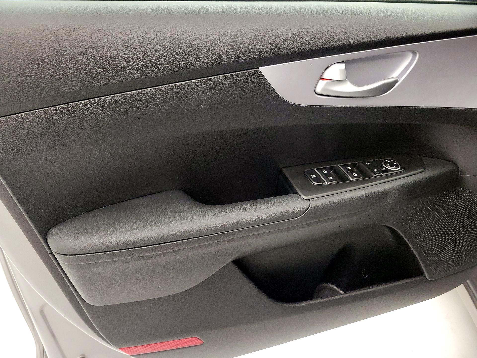 Thumbnail: 2024 Kia Forte - 12