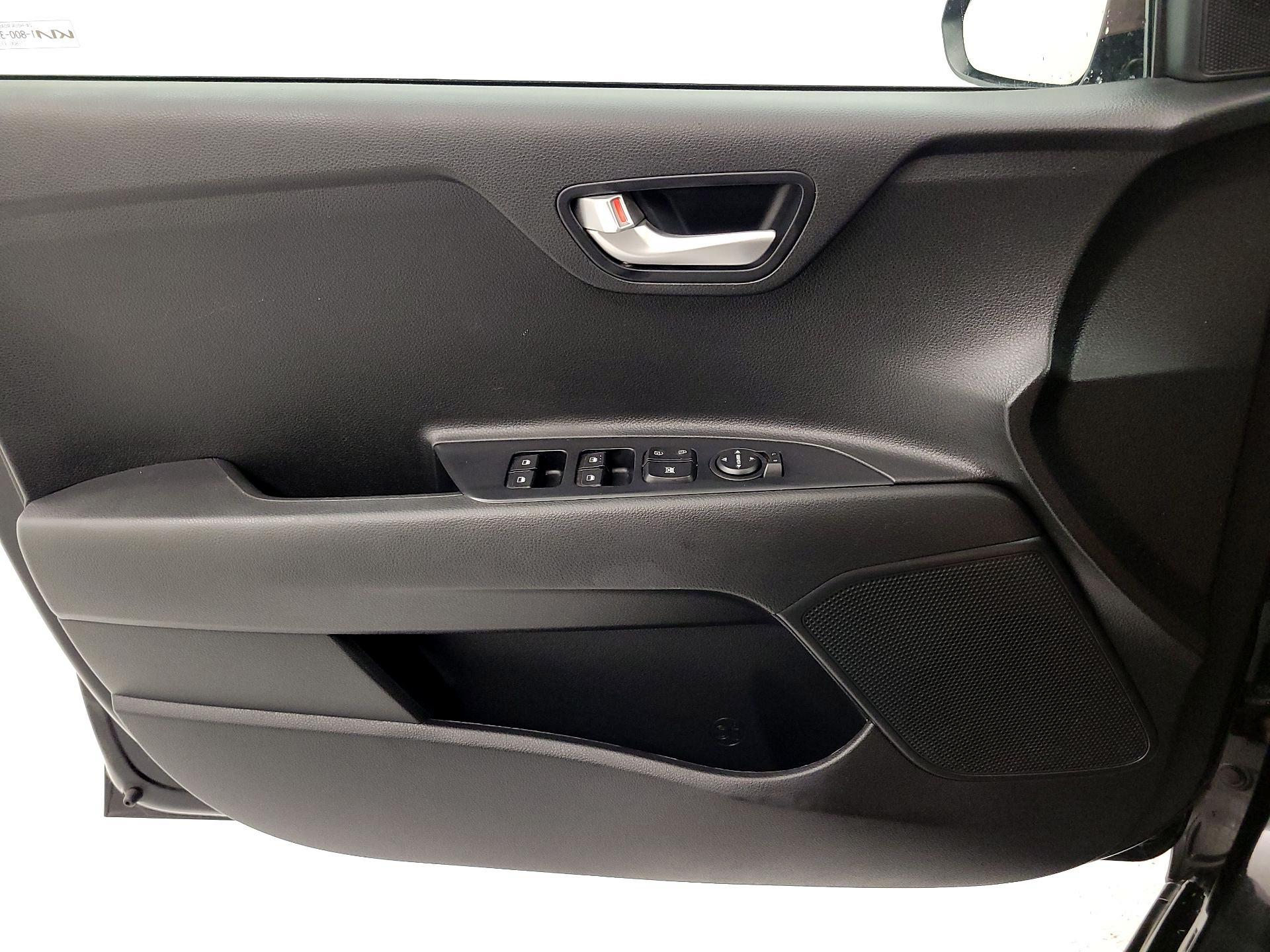 Thumbnail: 2023 Kia Rio - 12