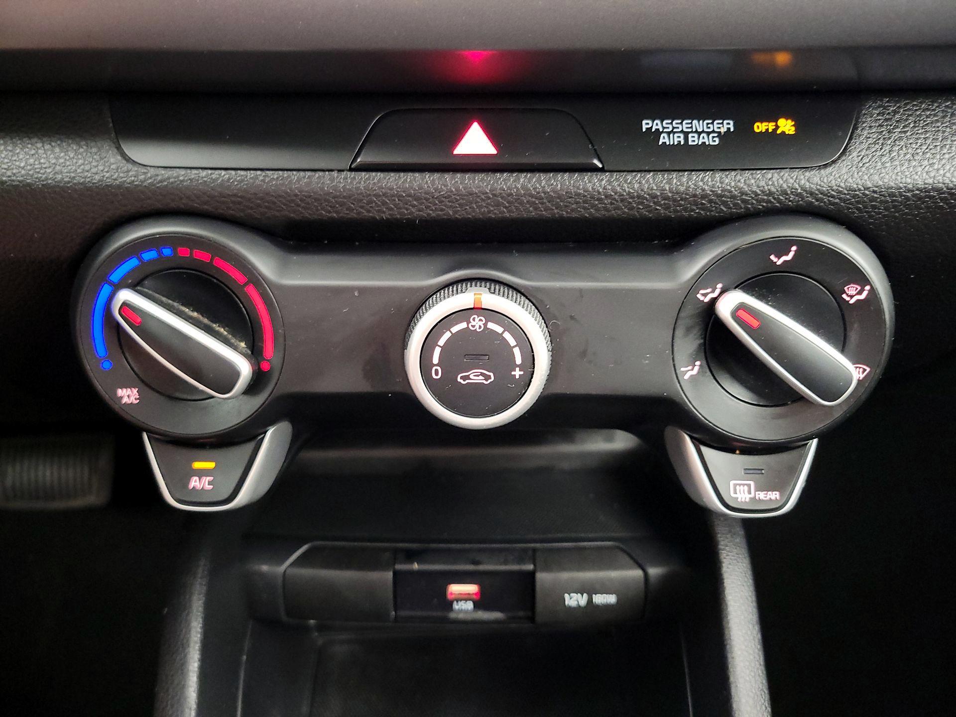 Thumbnail: 2023 Kia Rio - 16